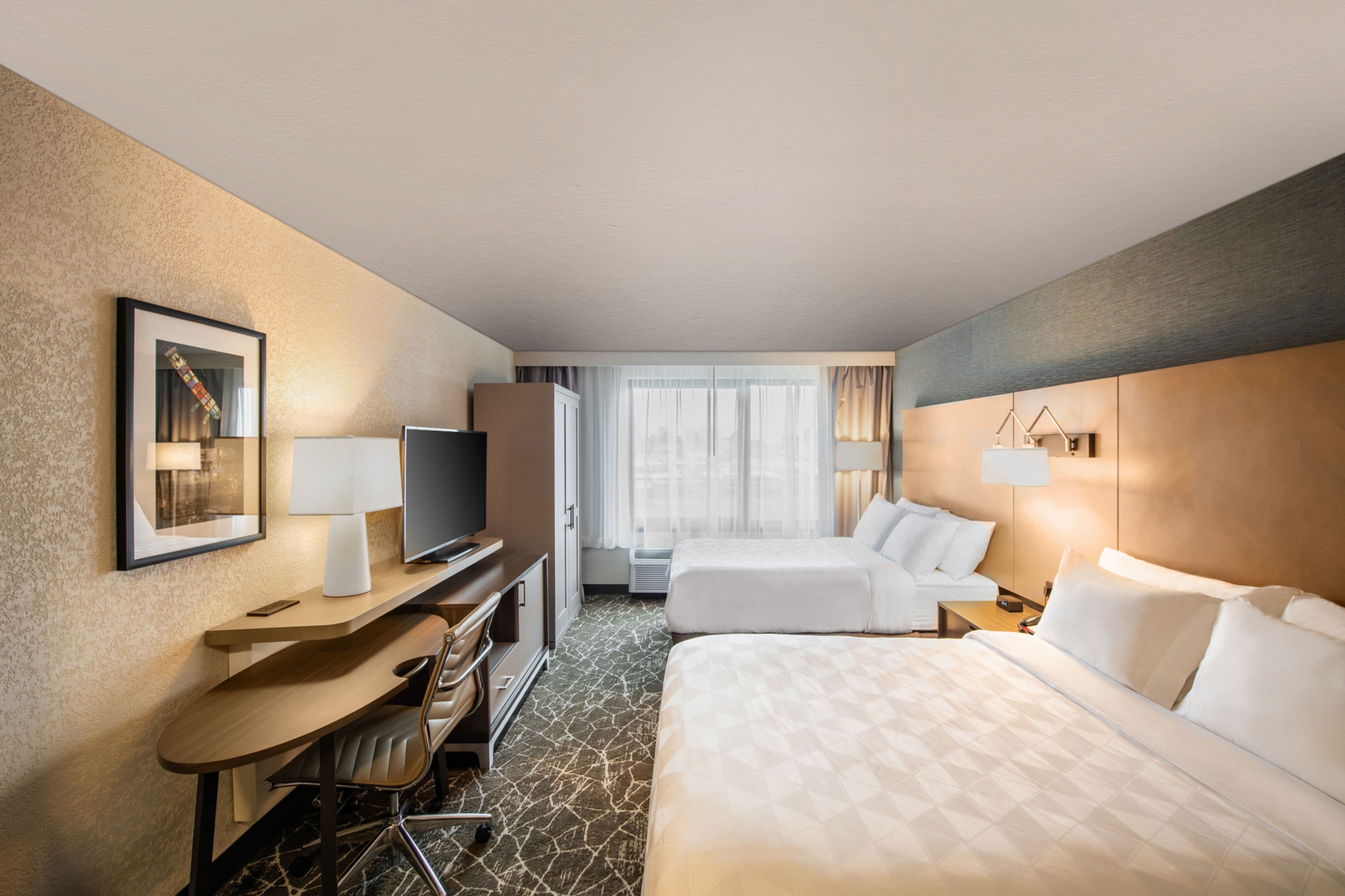 Holiday Inn Newark International Airport - Image 5