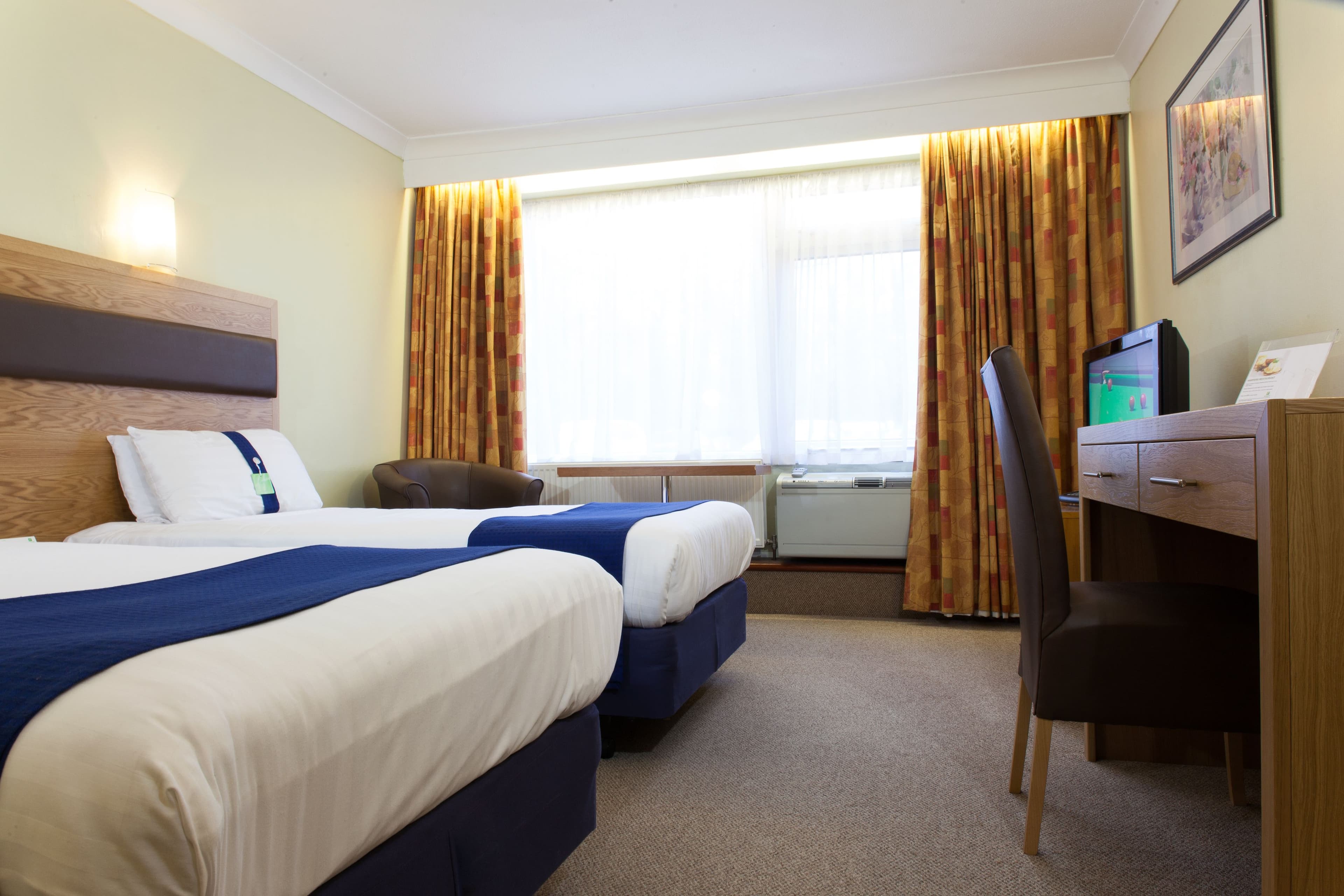 Holiday Inn Newport — 7