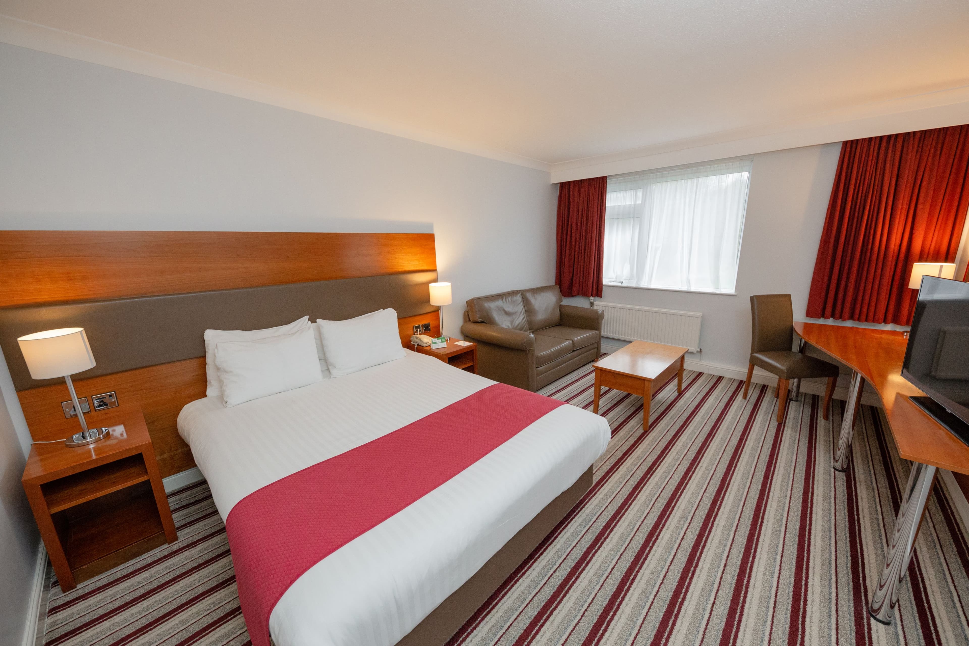Holiday Inn Newport - Image 5