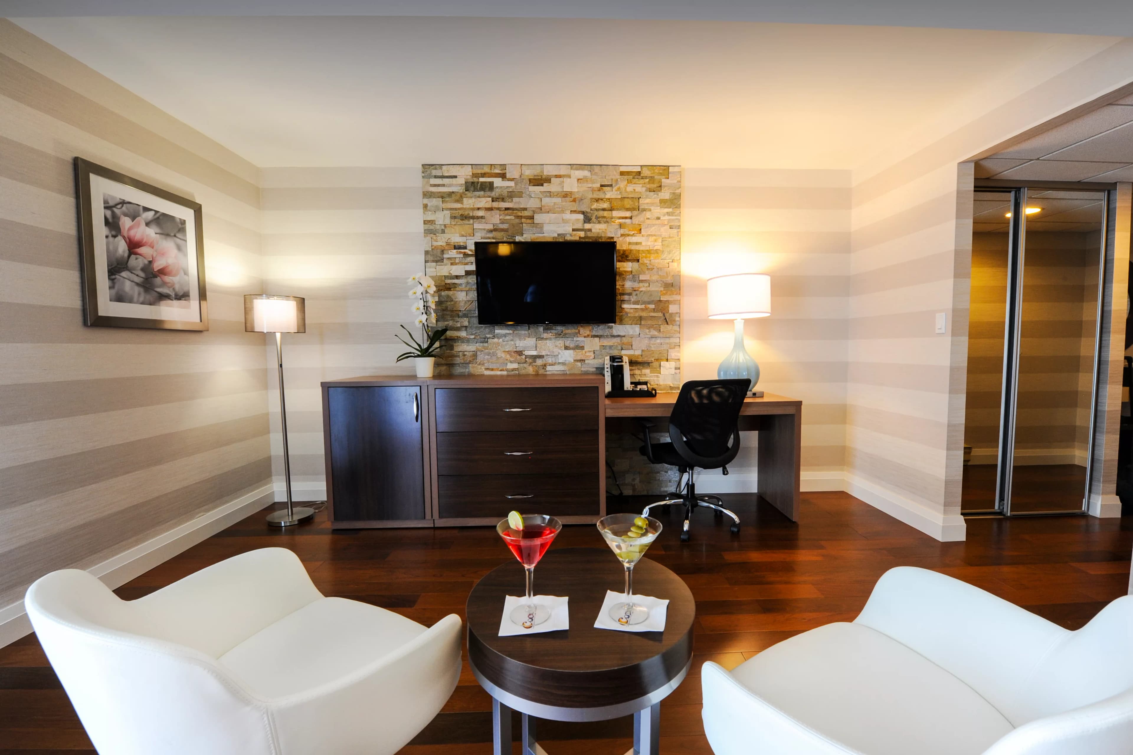 Holiday Inn Niagara Falls - by the Falls — 6