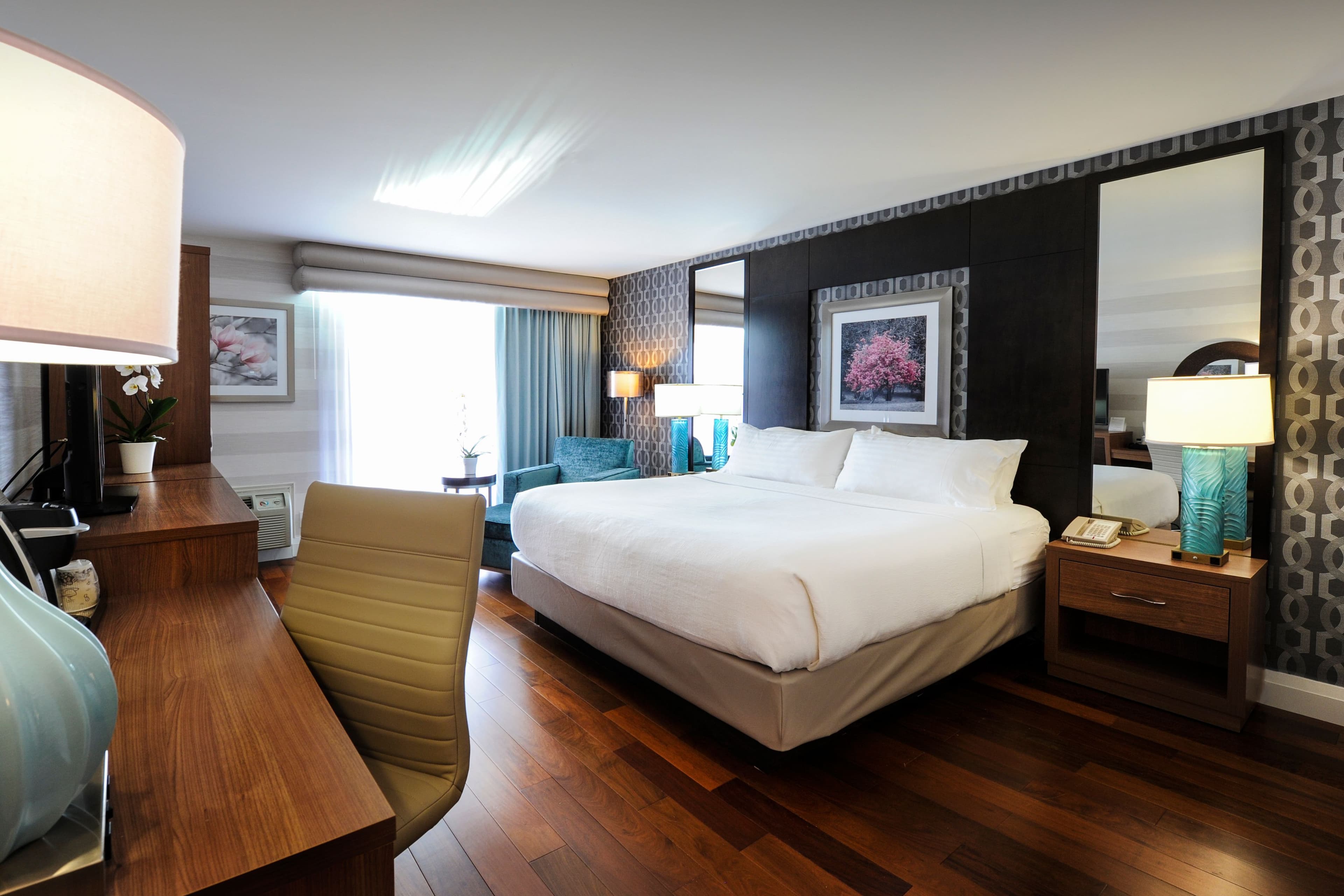 Holiday Inn Niagara Falls - by the Falls - Image 3