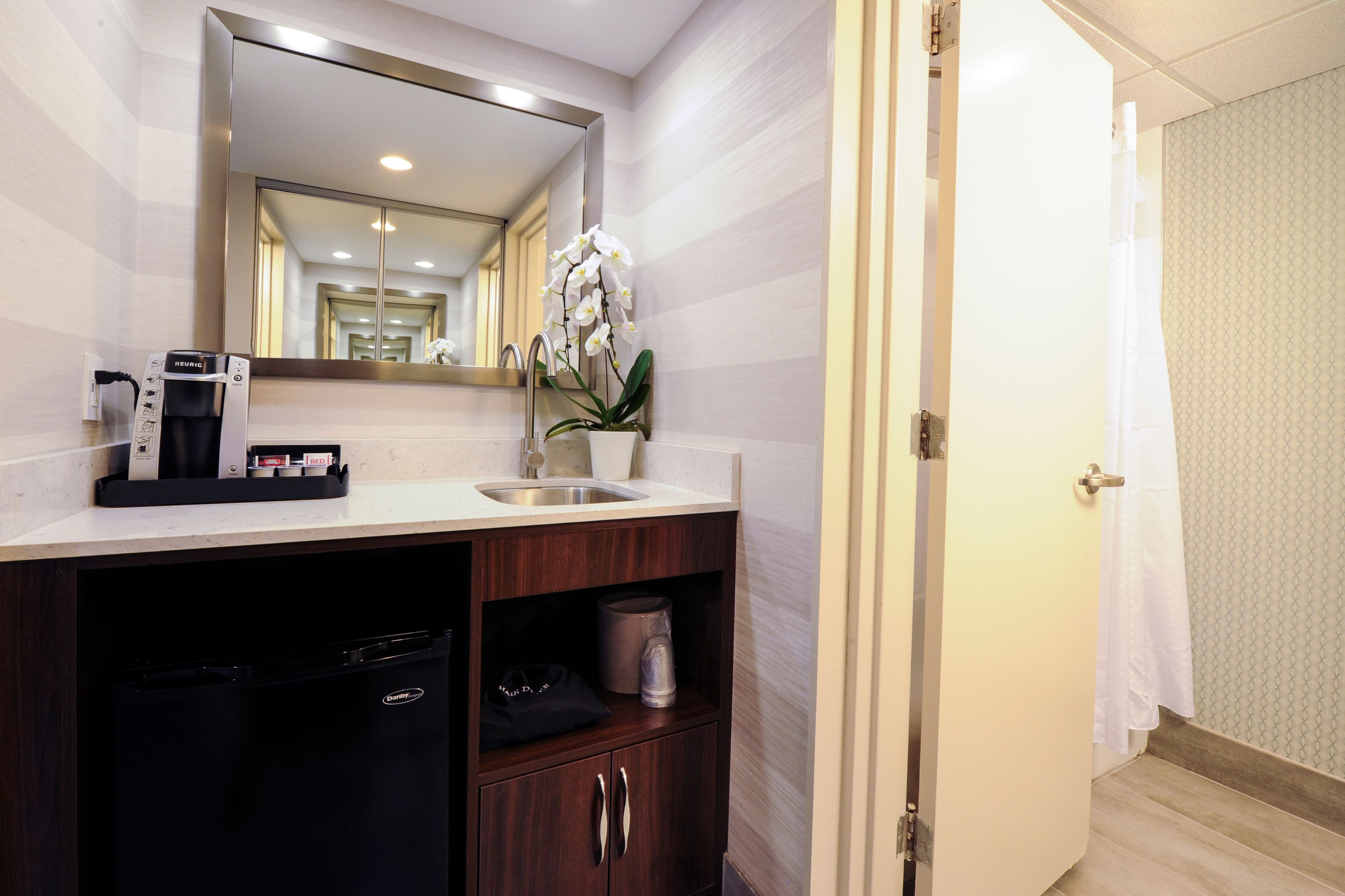 Holiday Inn Niagara Falls - by the Falls — 6