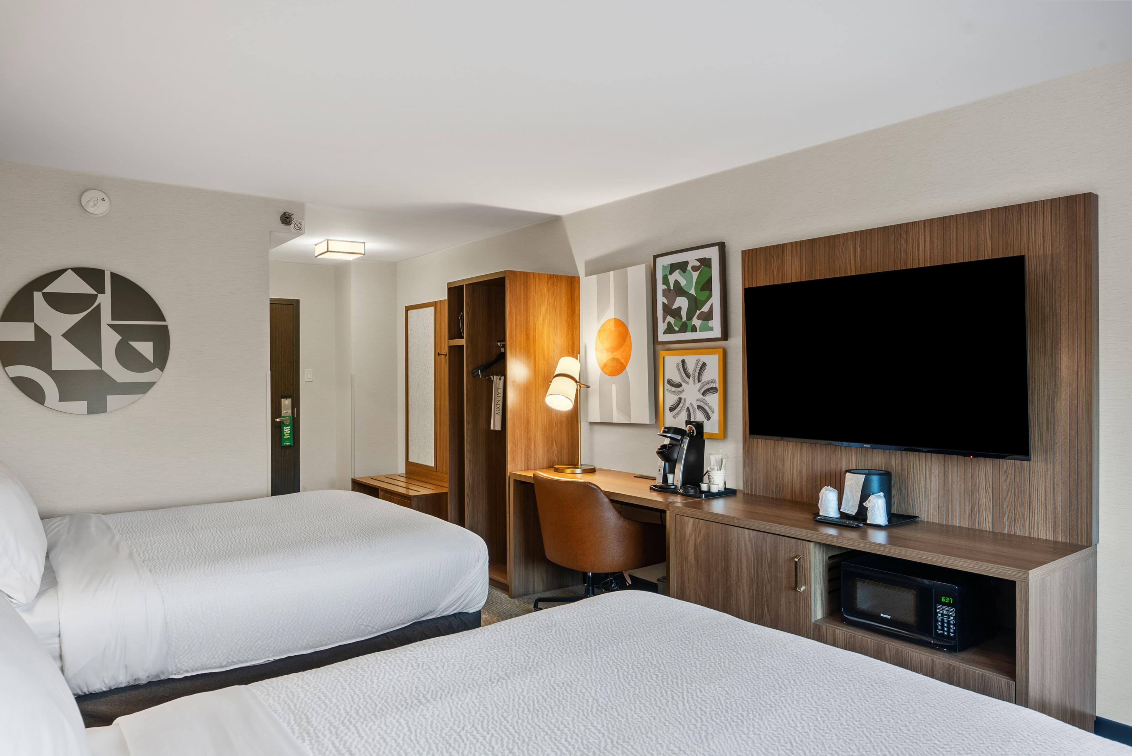 Holiday Inn Niagara Falls State Park Entry — 52