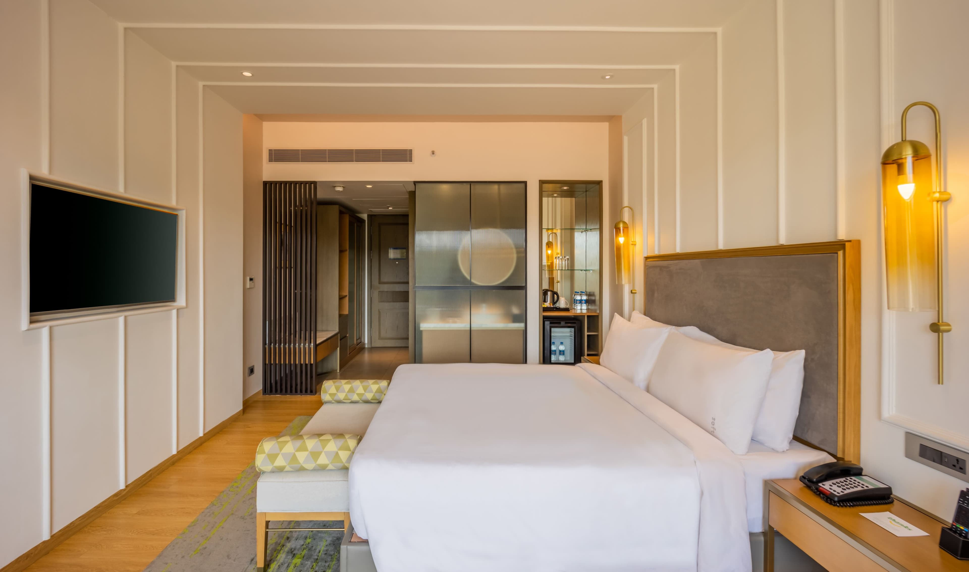 Holiday Inn Goa Candolim — 7