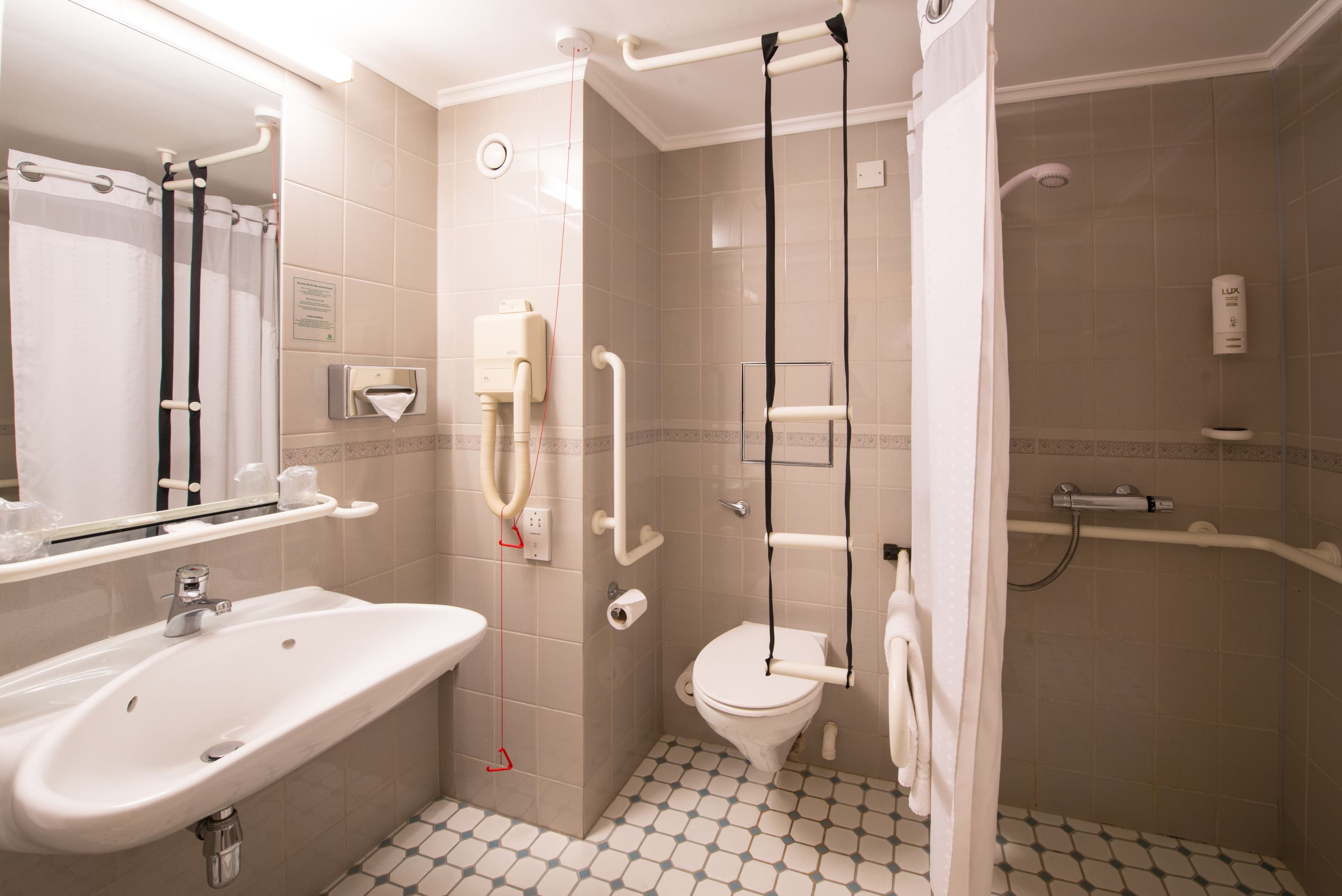 Holiday Inn Northampton — 13