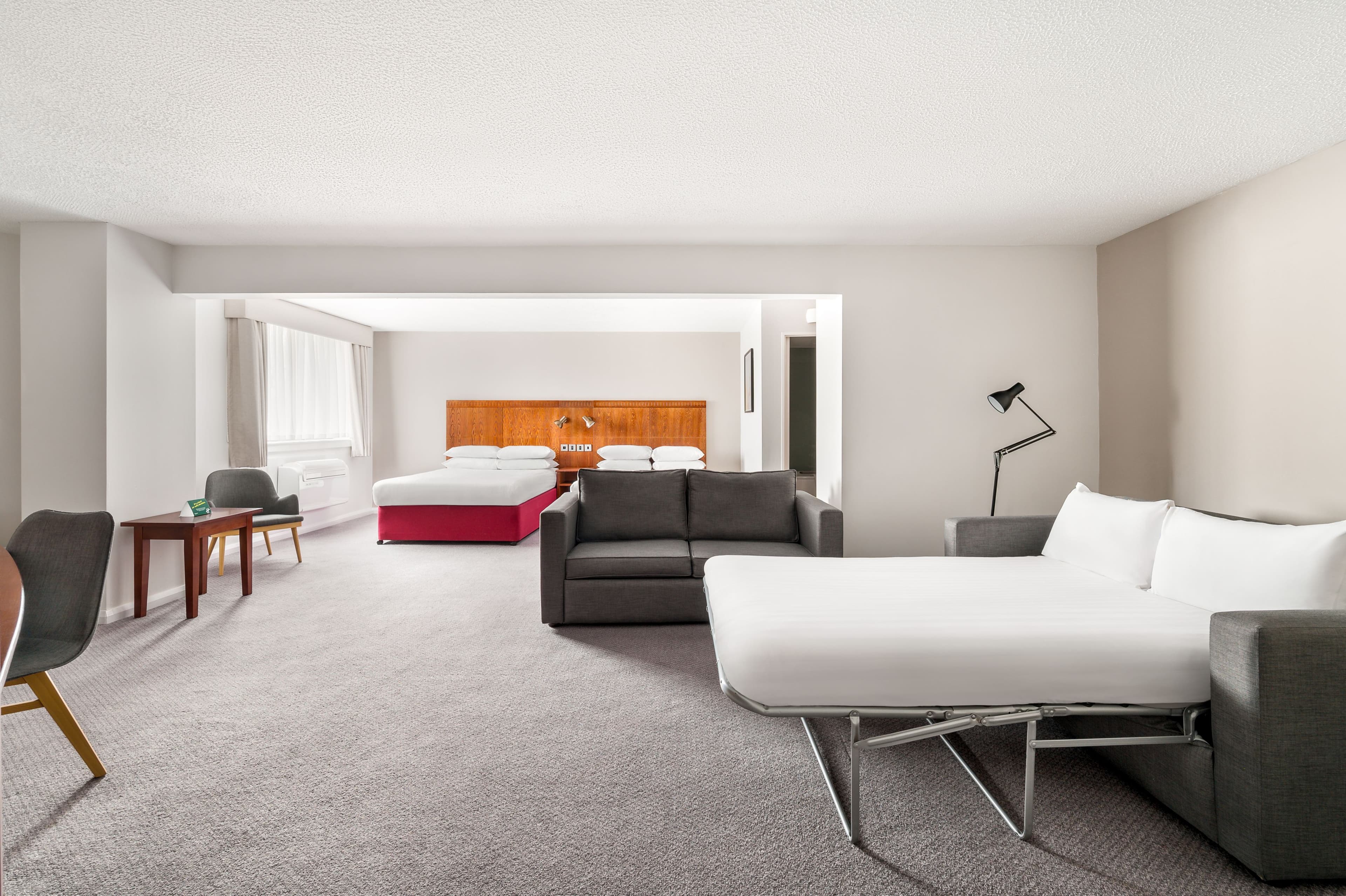 Holiday Inn Northampton - Image 4