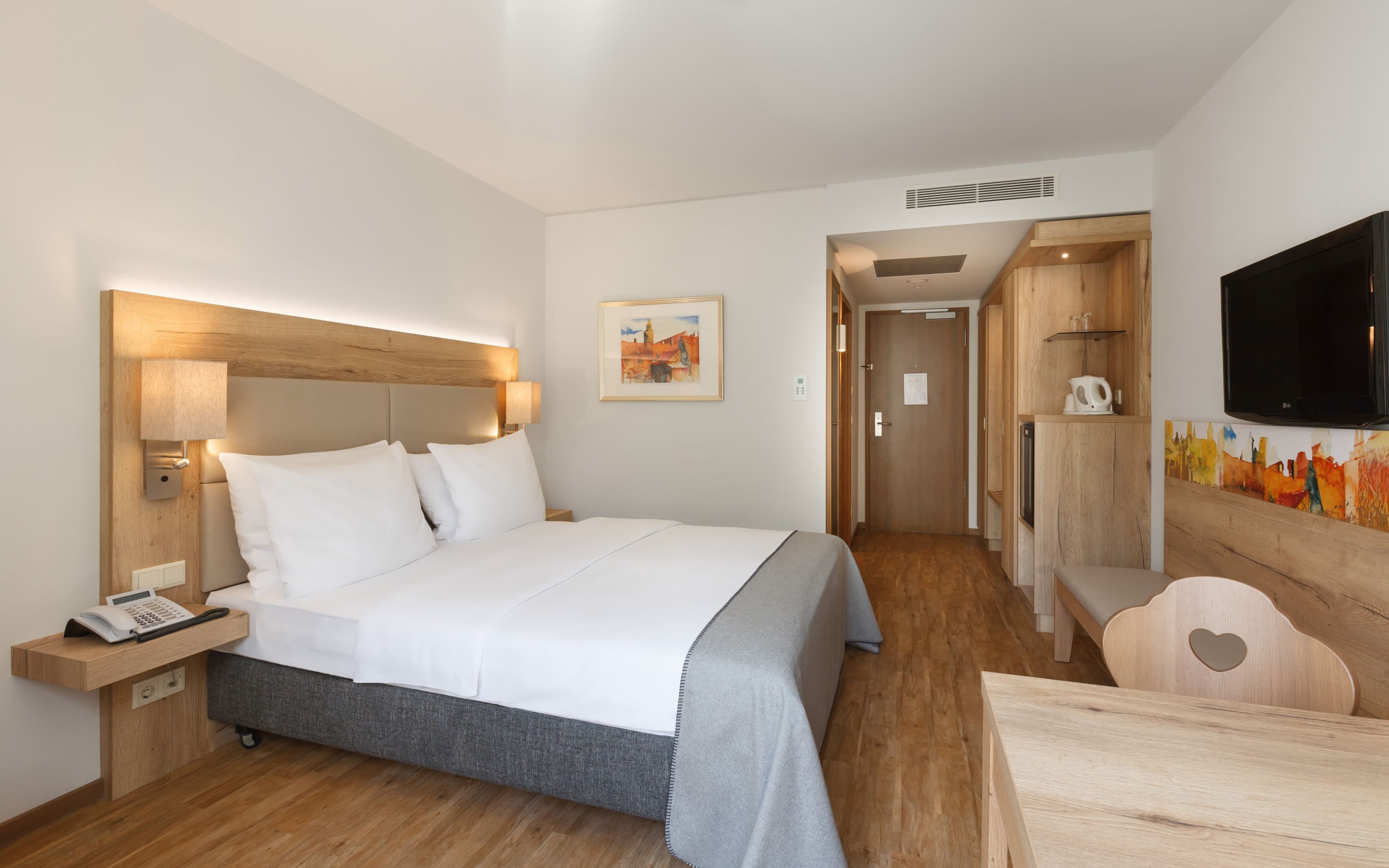 Holiday Inn Nürnberg City Centre - Image 3