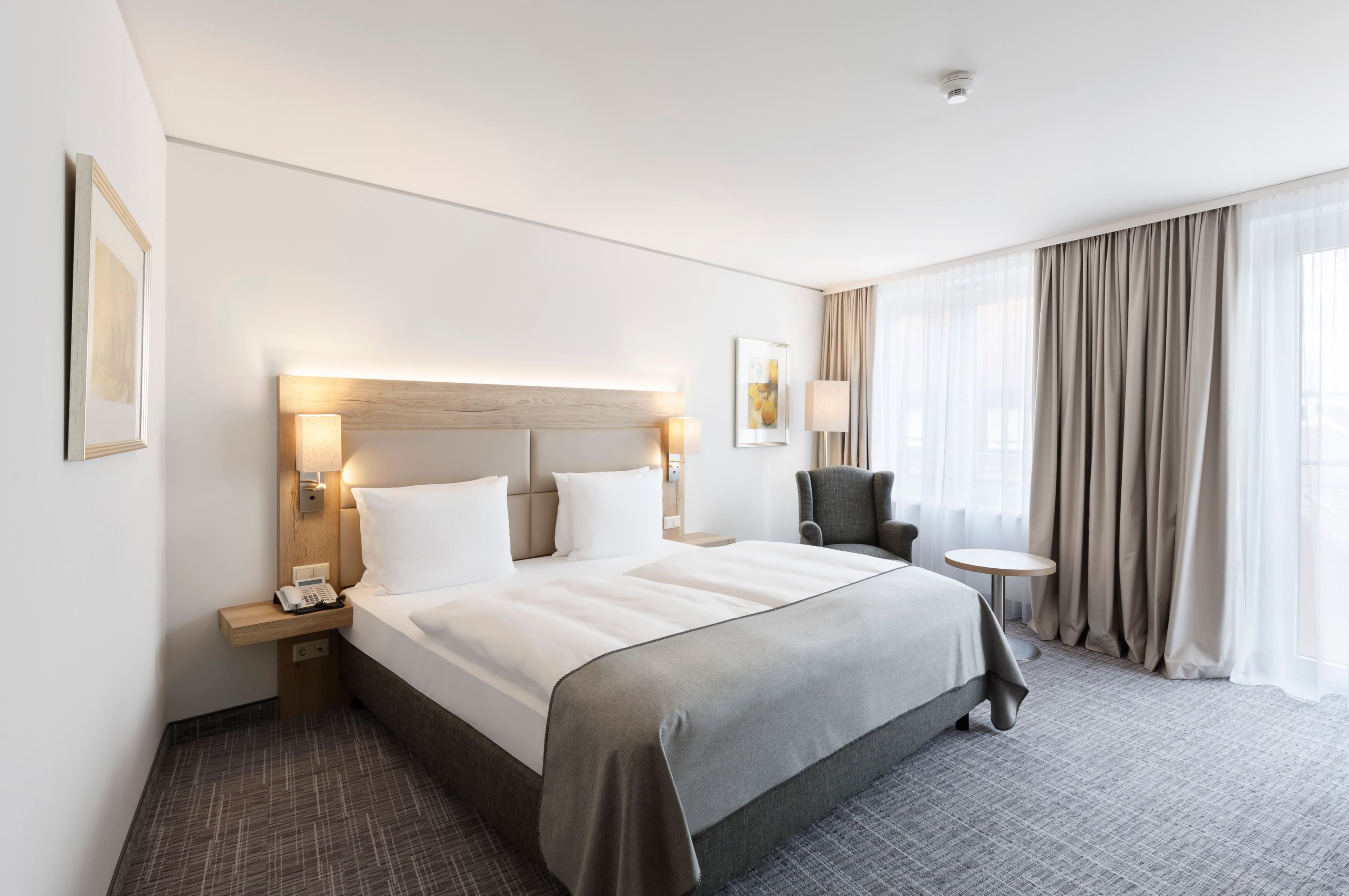 Holiday Inn Nürnberg City Centre — 8