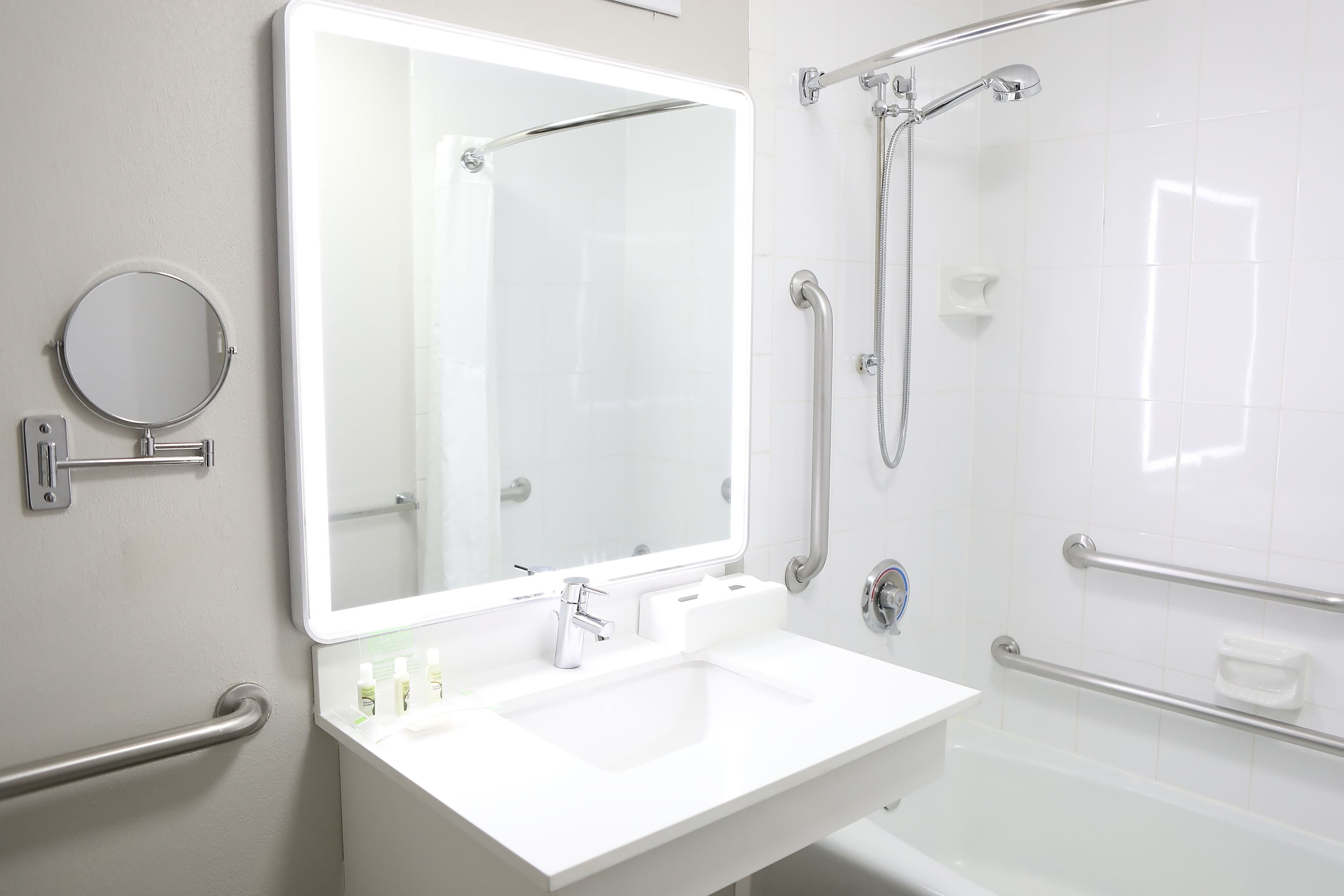 Holiday Inn Chicago Oakbrook — 19