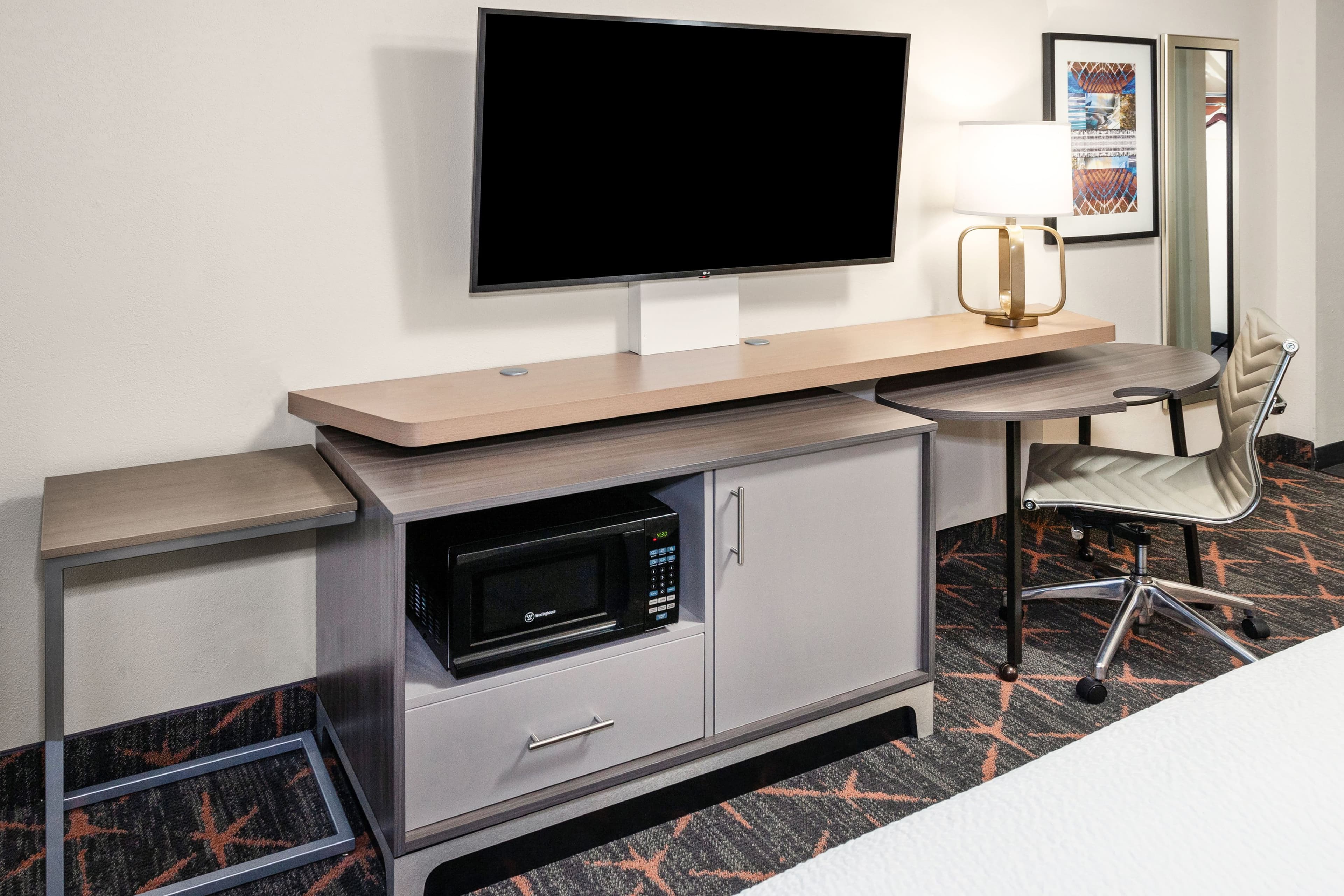 Holiday Inn Chicago Oakbrook - Image 3