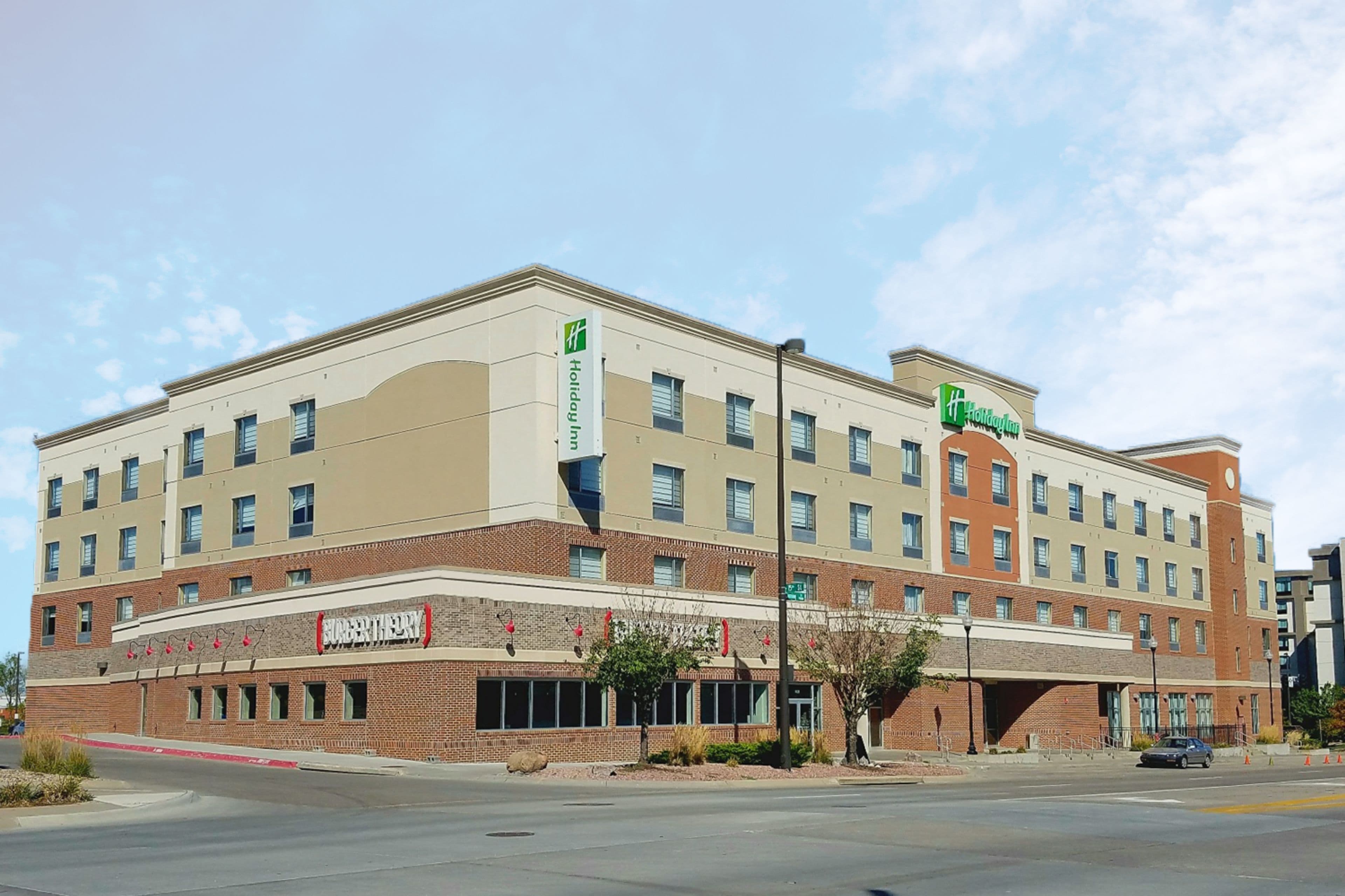 Holiday Inn Omaha Downtown - Waterpark - Image 1