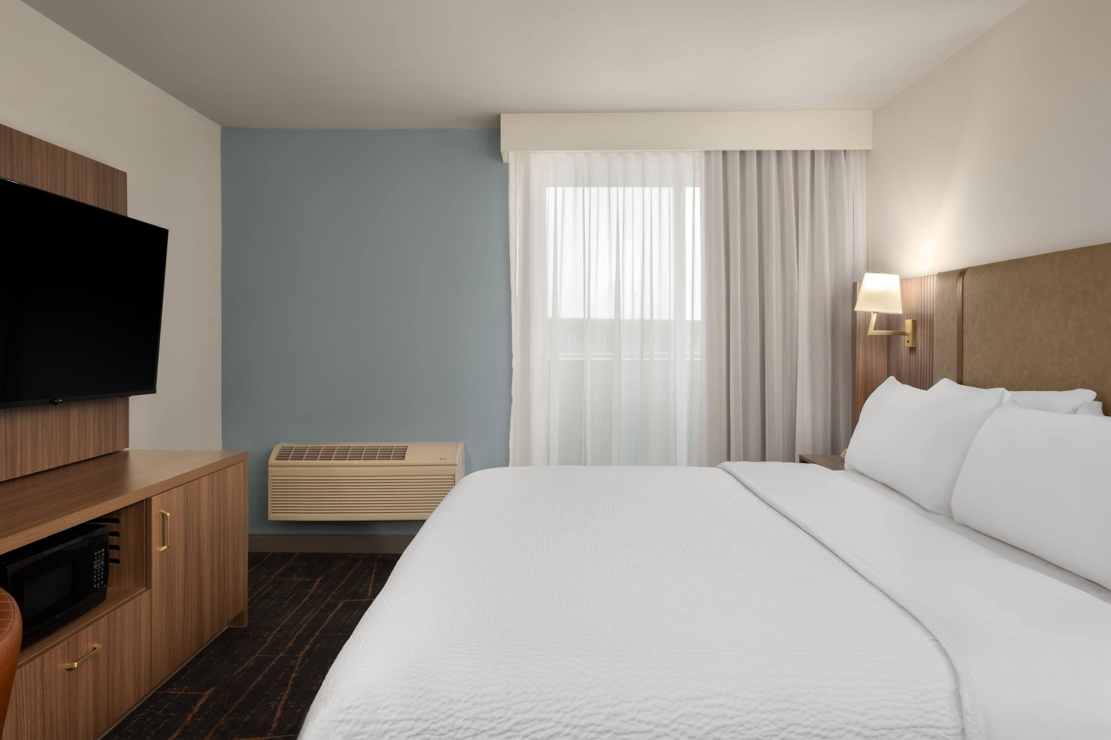 Holiday Inn Ontario — 18