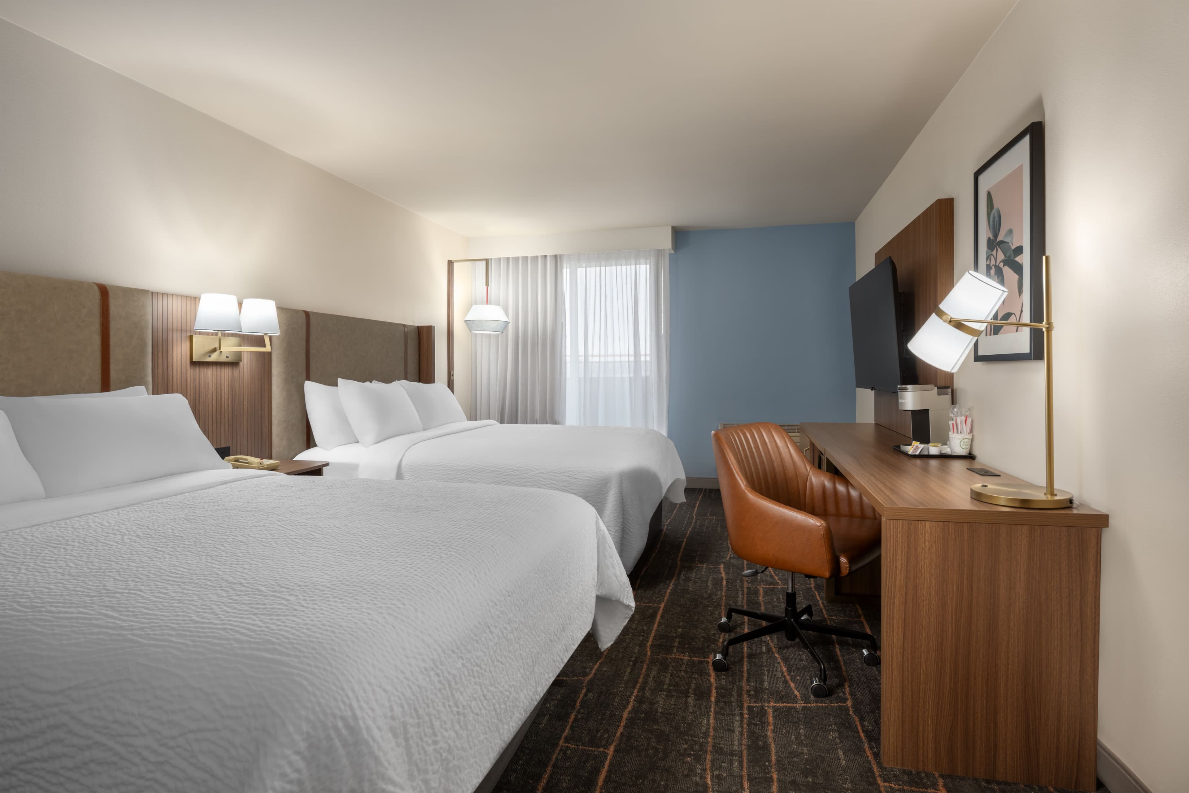 Holiday Inn Ontario - Image 2