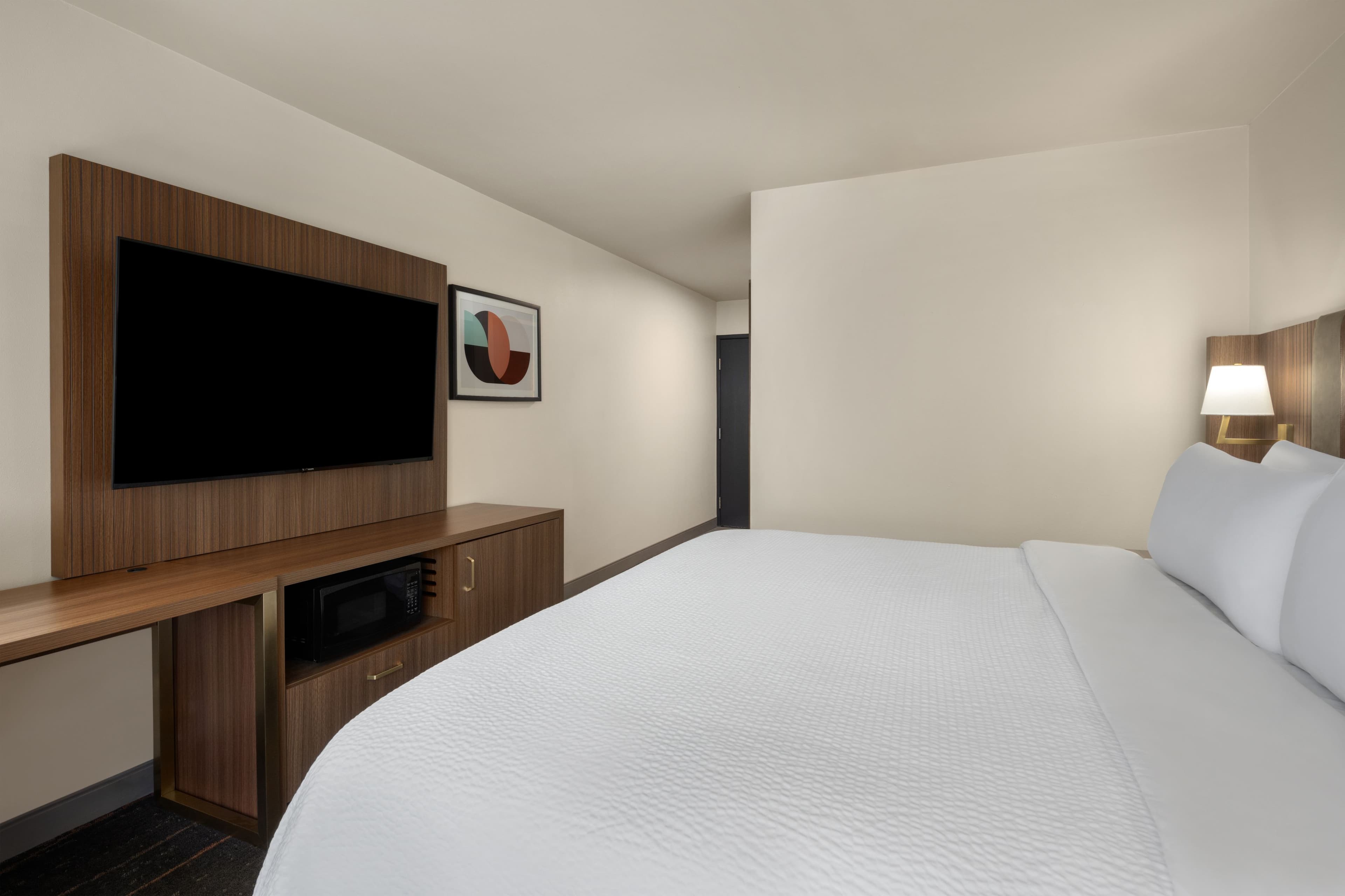 Holiday Inn Ontario - Image 4