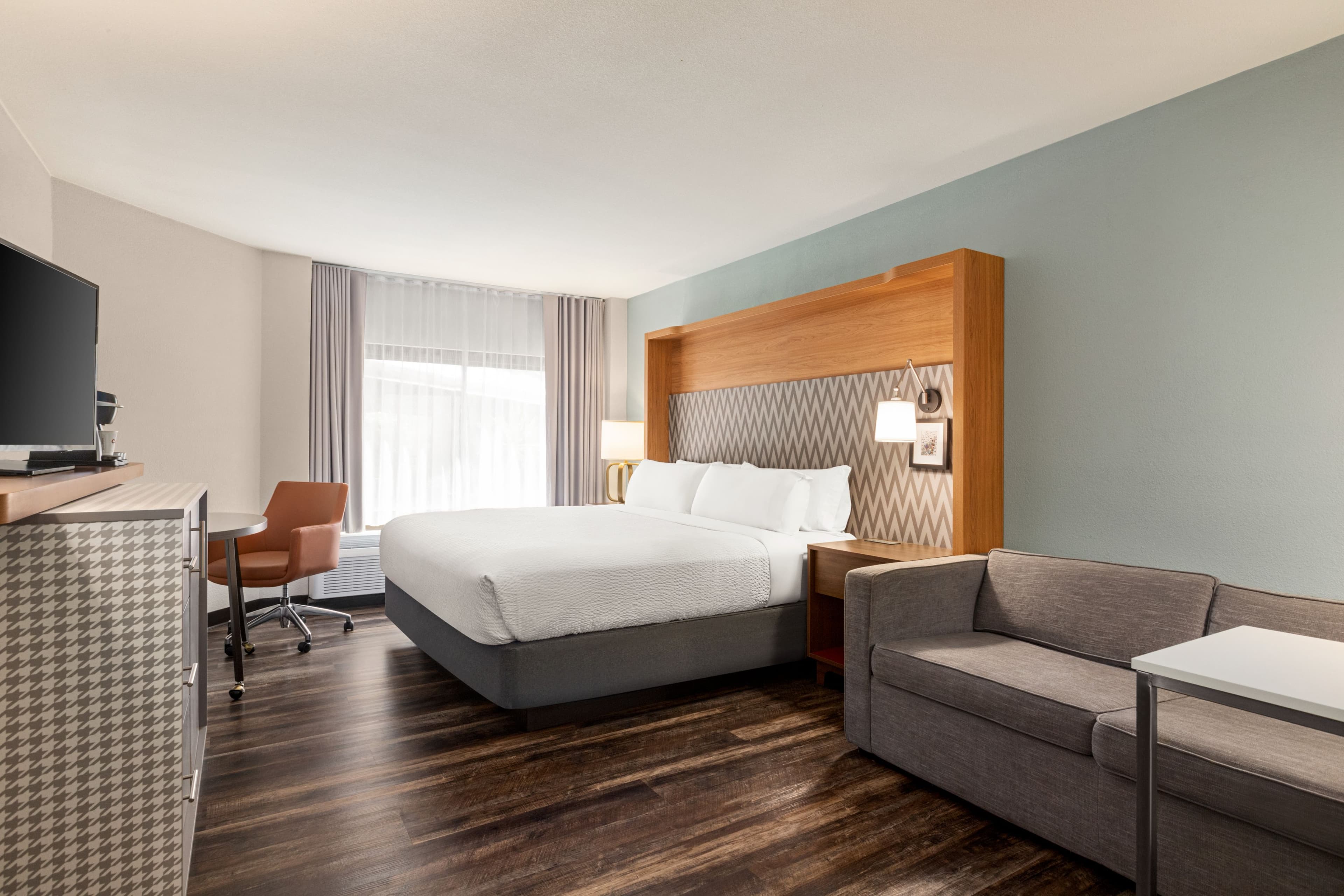 Holiday Inn Orlando-International Airport — 13