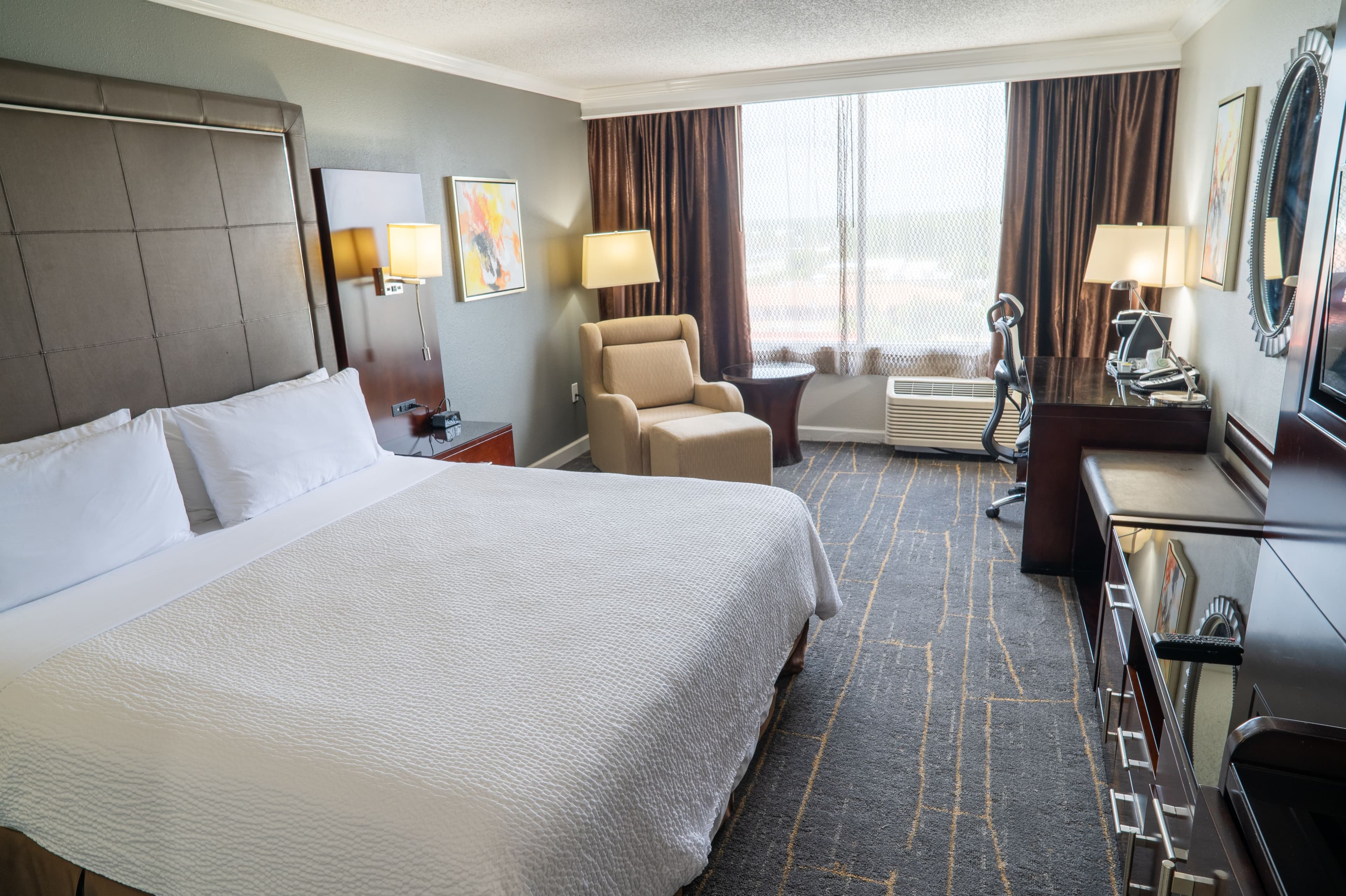 Holiday Inn Orlando East - UCF Area — 3