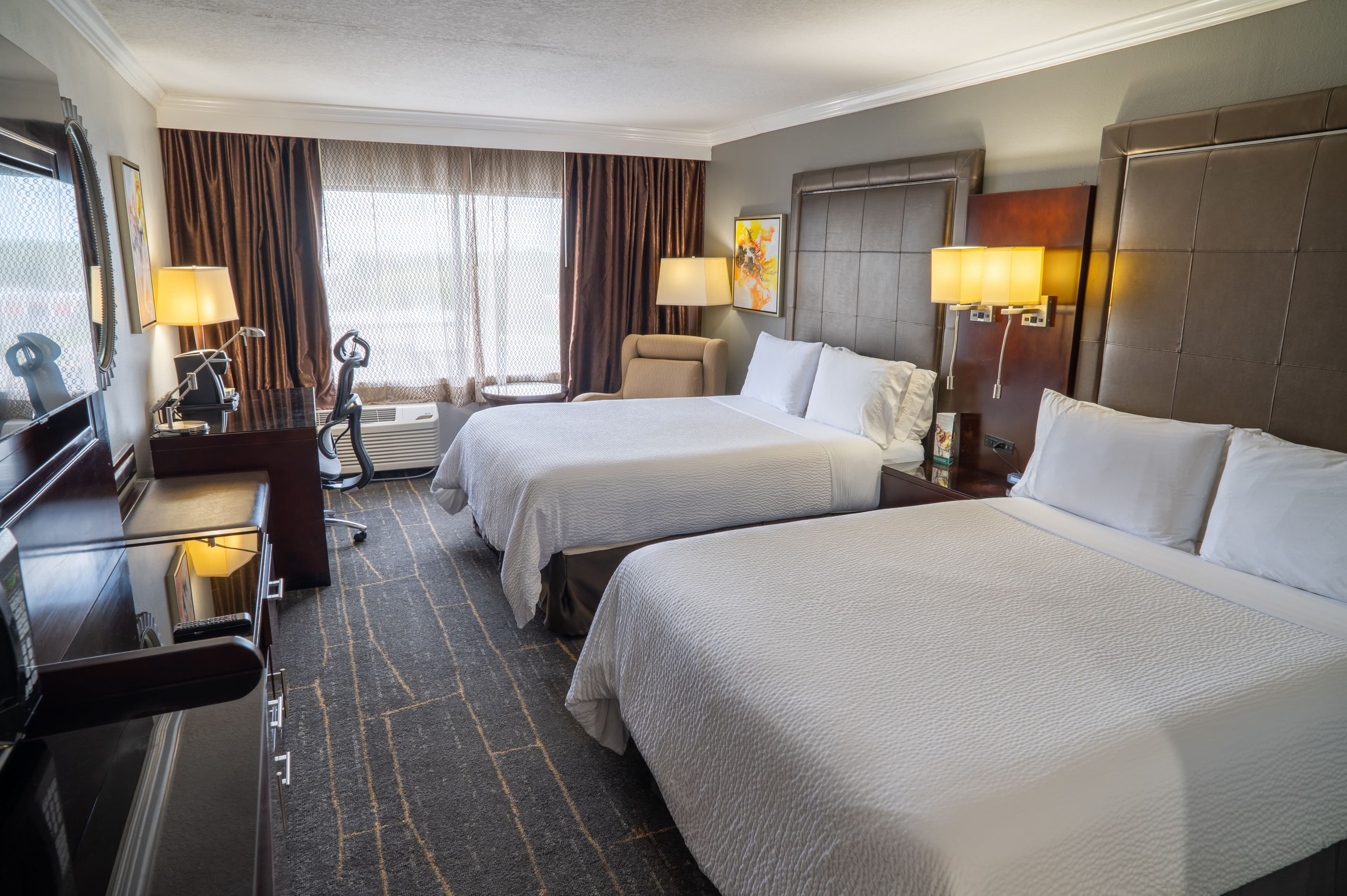 Holiday Inn Orlando East - UCF Area — 8