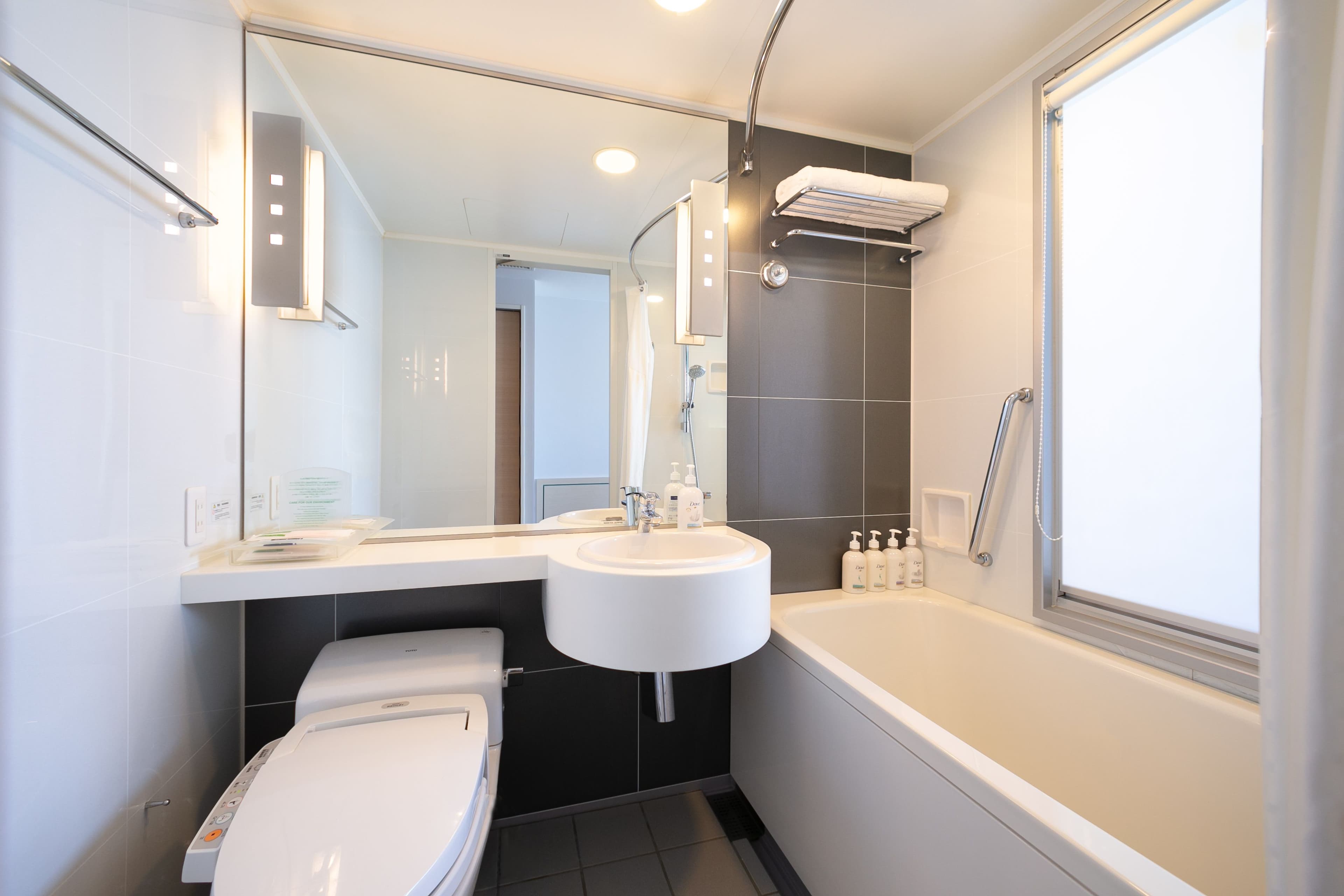 Holiday Inn Osaka Namba - Image 3