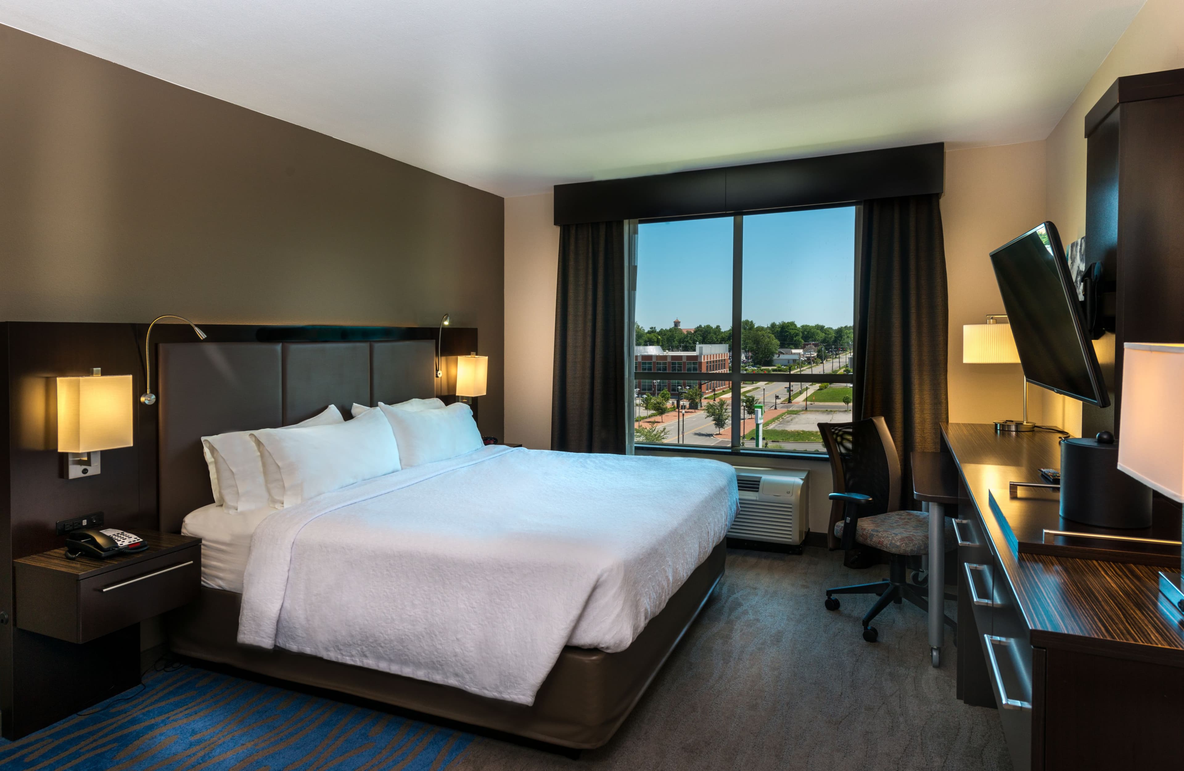 Holiday Inn Owensboro Riverfront — 7