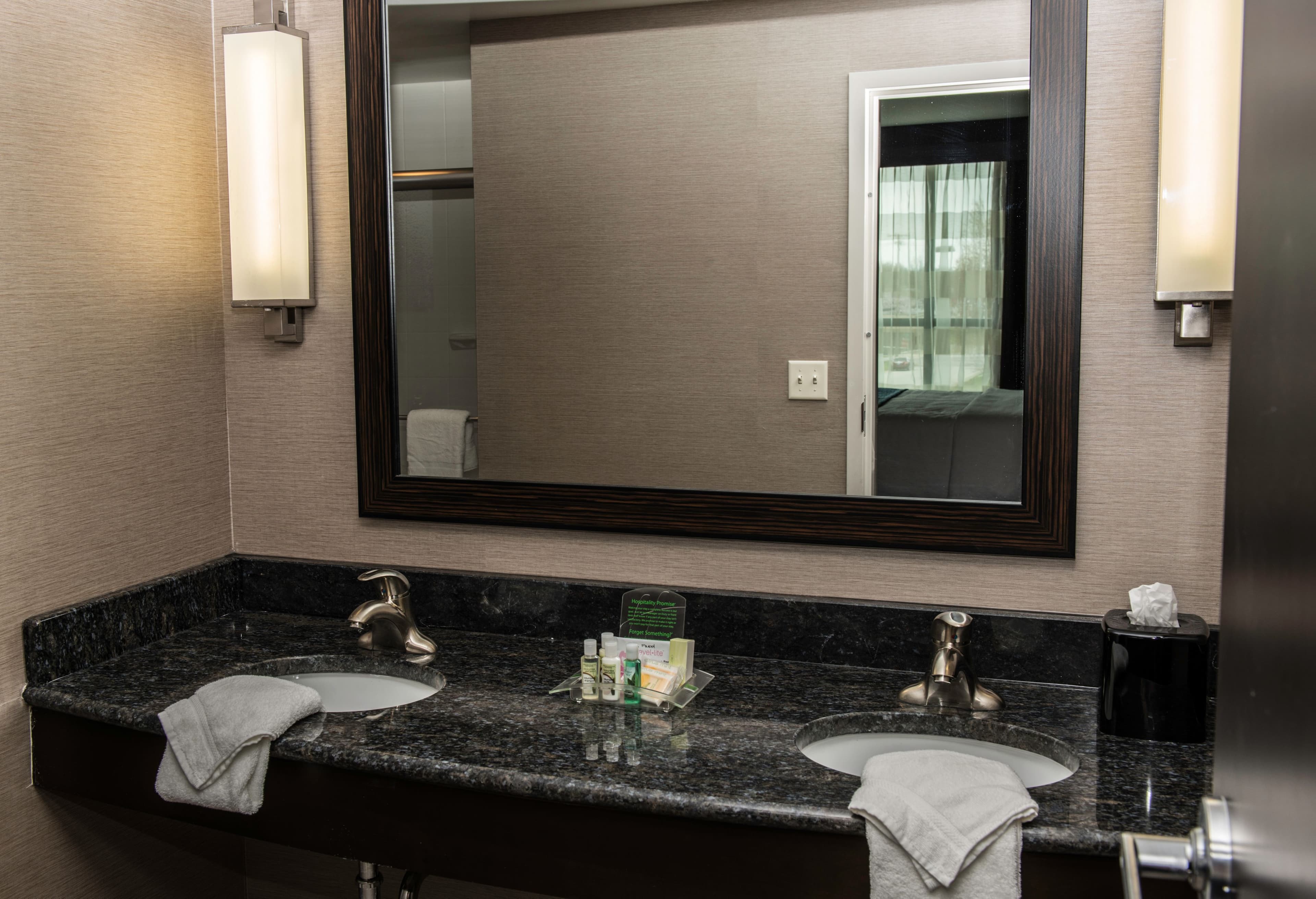 Holiday Inn Paducah Riverfront - Image 4