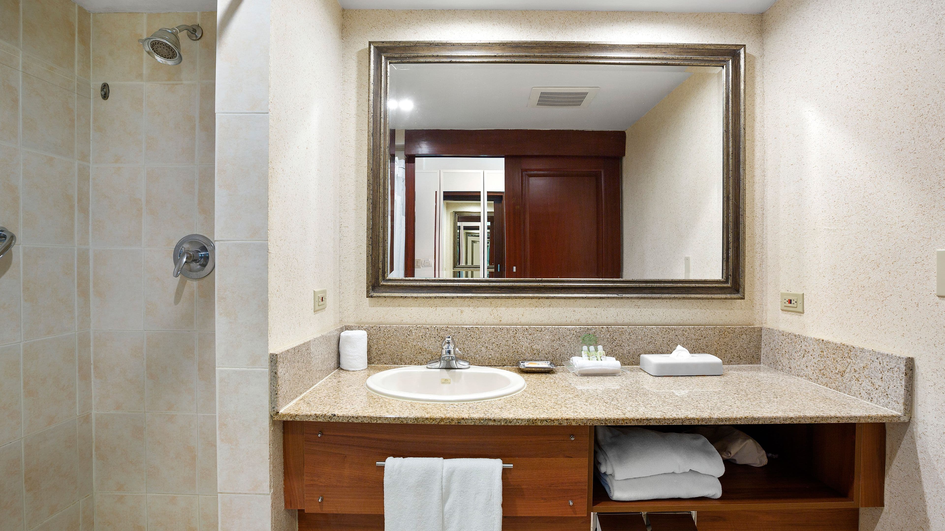 Holiday Inn Panama Canal — 7