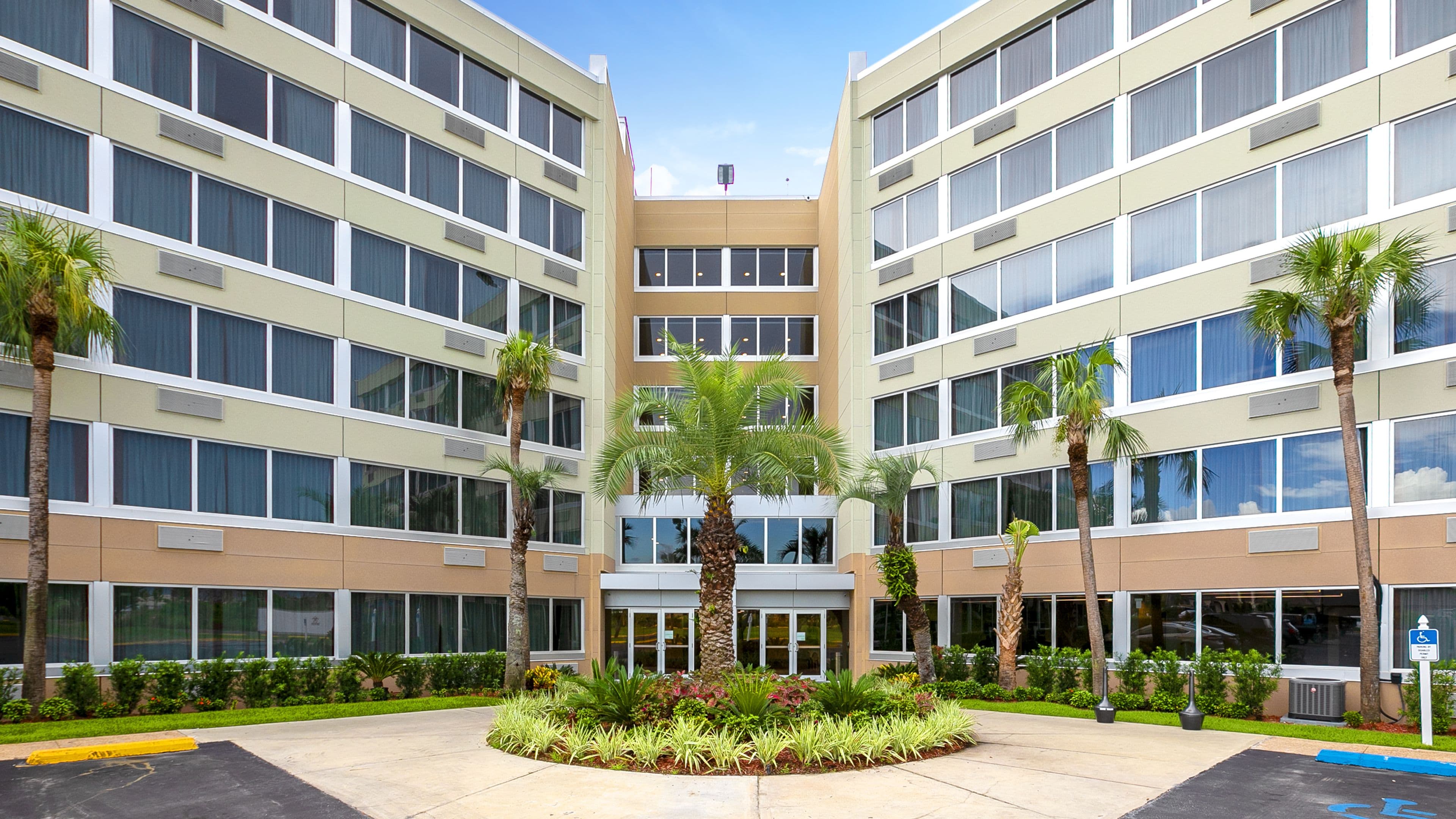 Holiday Inn Panama City - Image 1