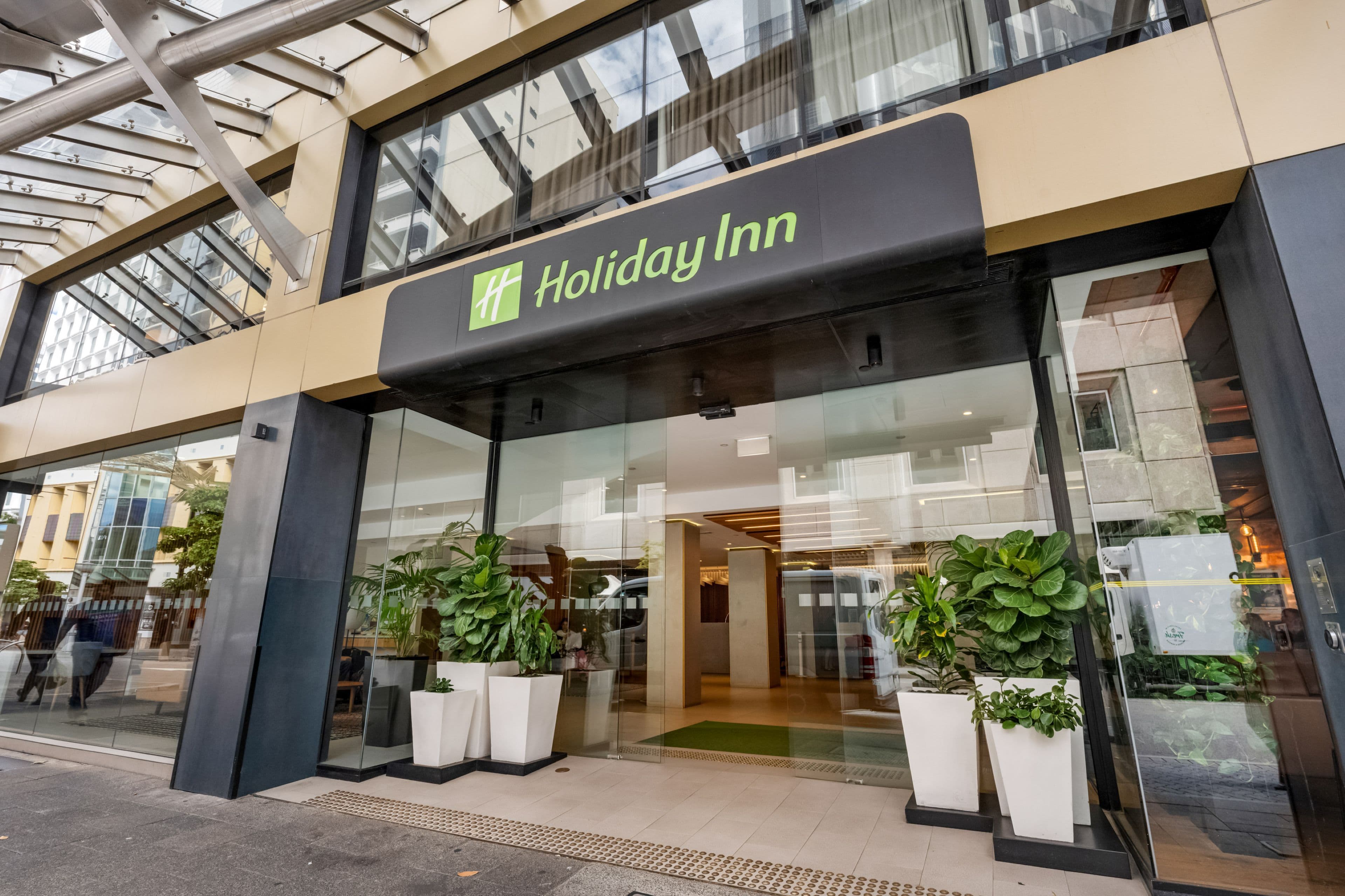 Holiday Inn Perth City Centre - Image 1