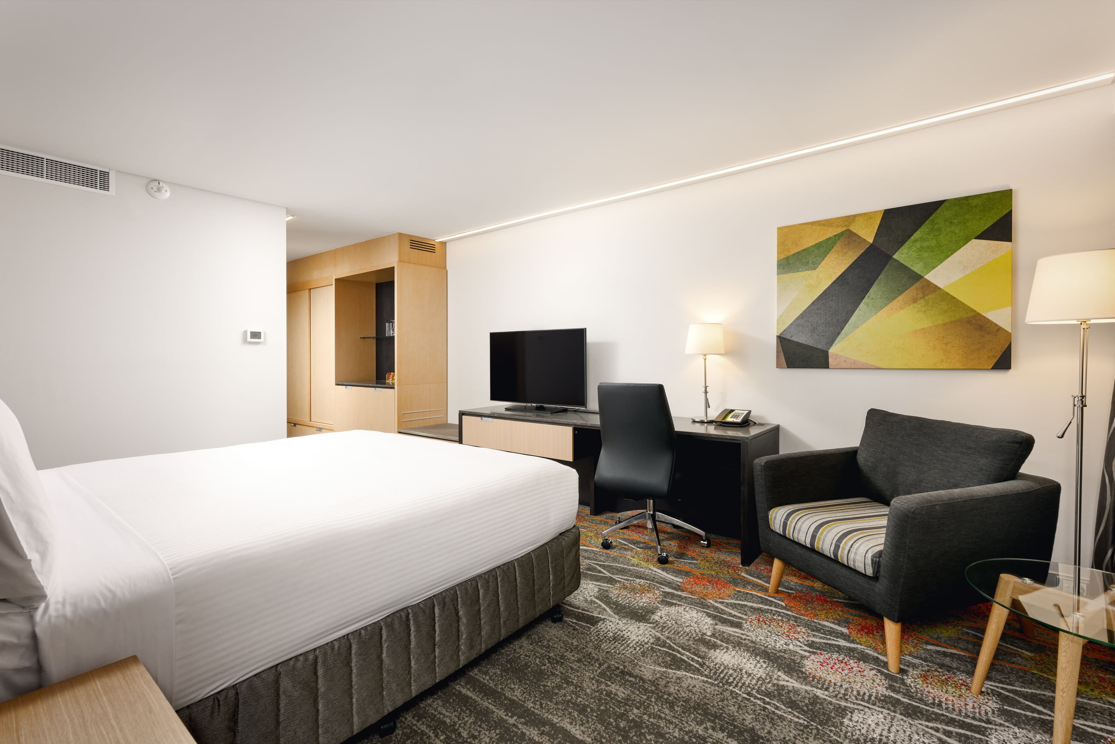Holiday Inn Perth City Centre - Image 2