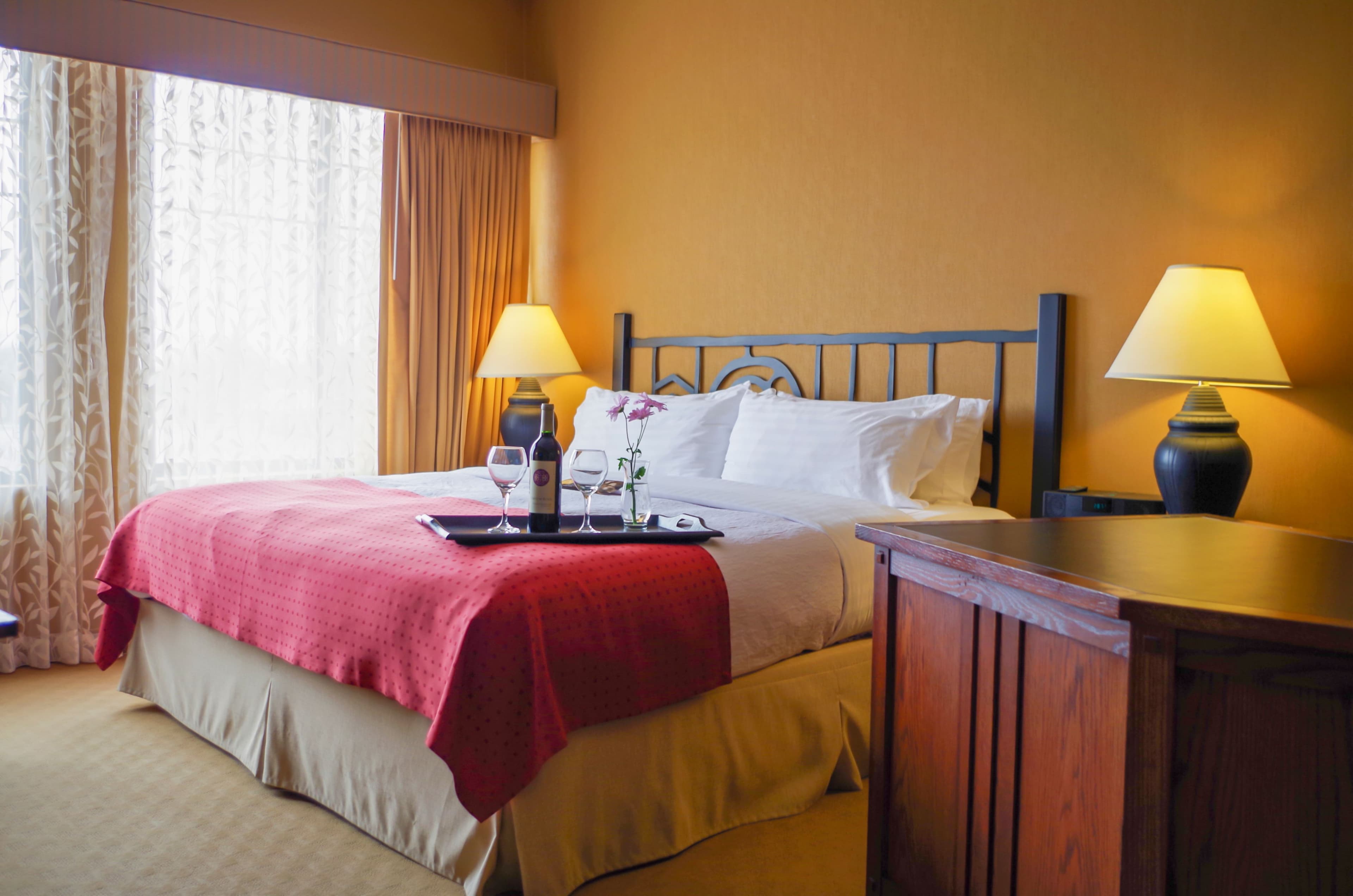 Holiday Inn Pewaukee-Milwaukee West - Image 2