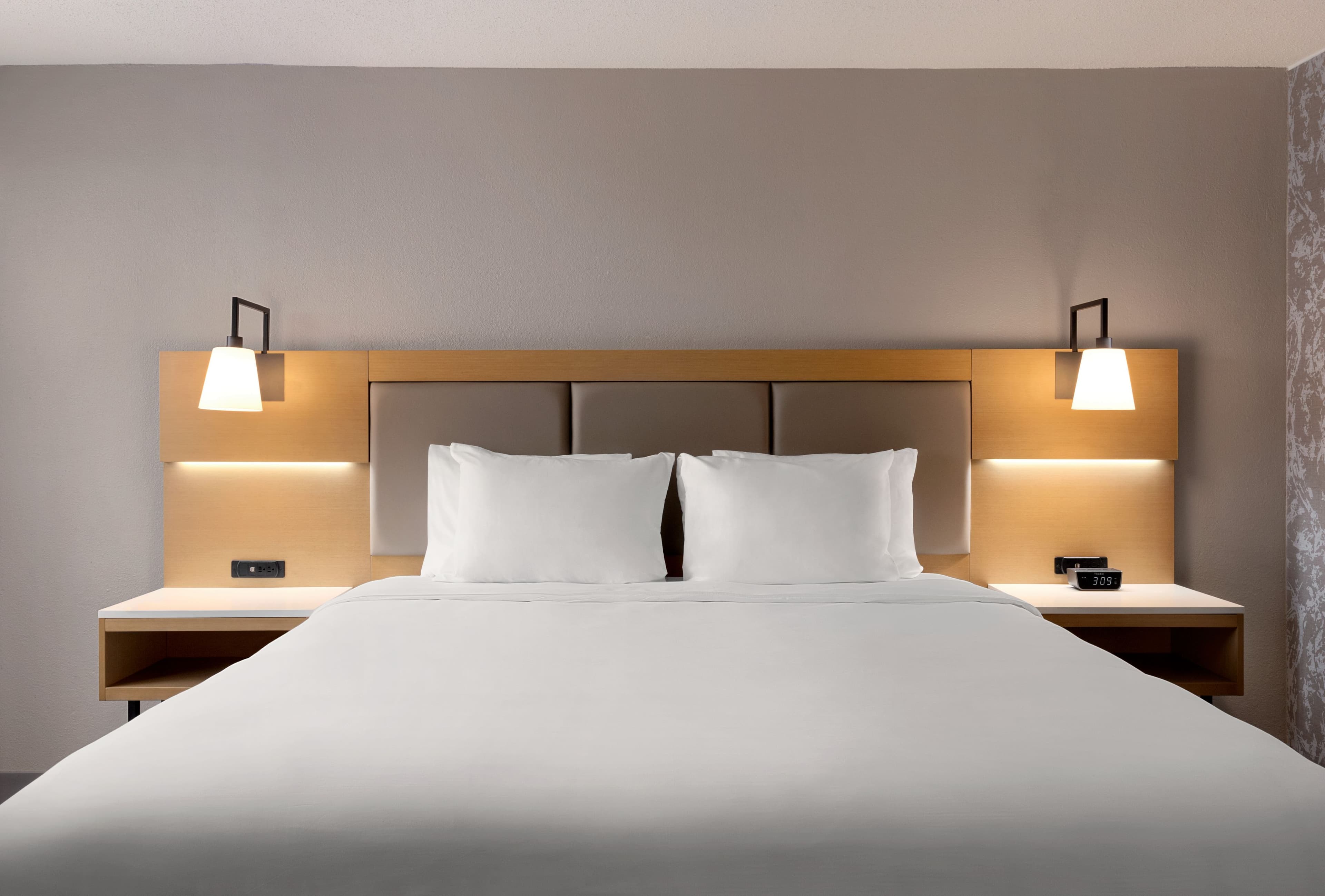 Holiday Inn Philadelphia Arpt-Stadium Area — 6