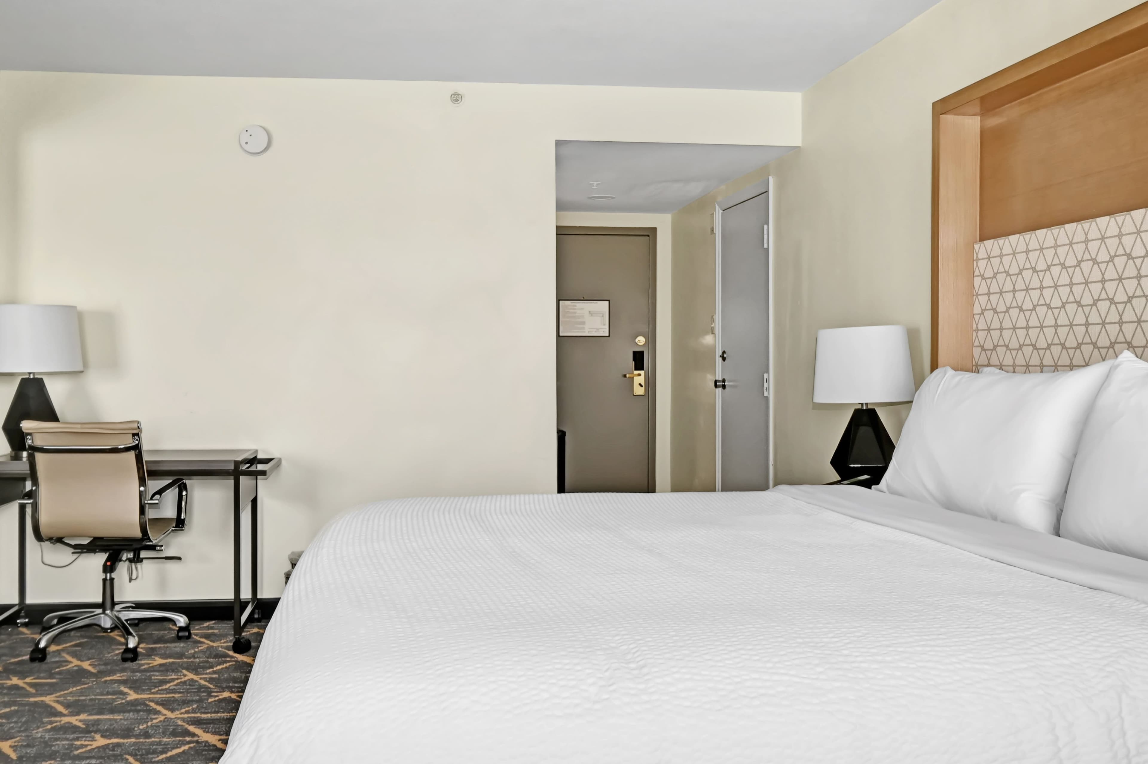 Holiday Inn Piscataway - Somerset - Image 4