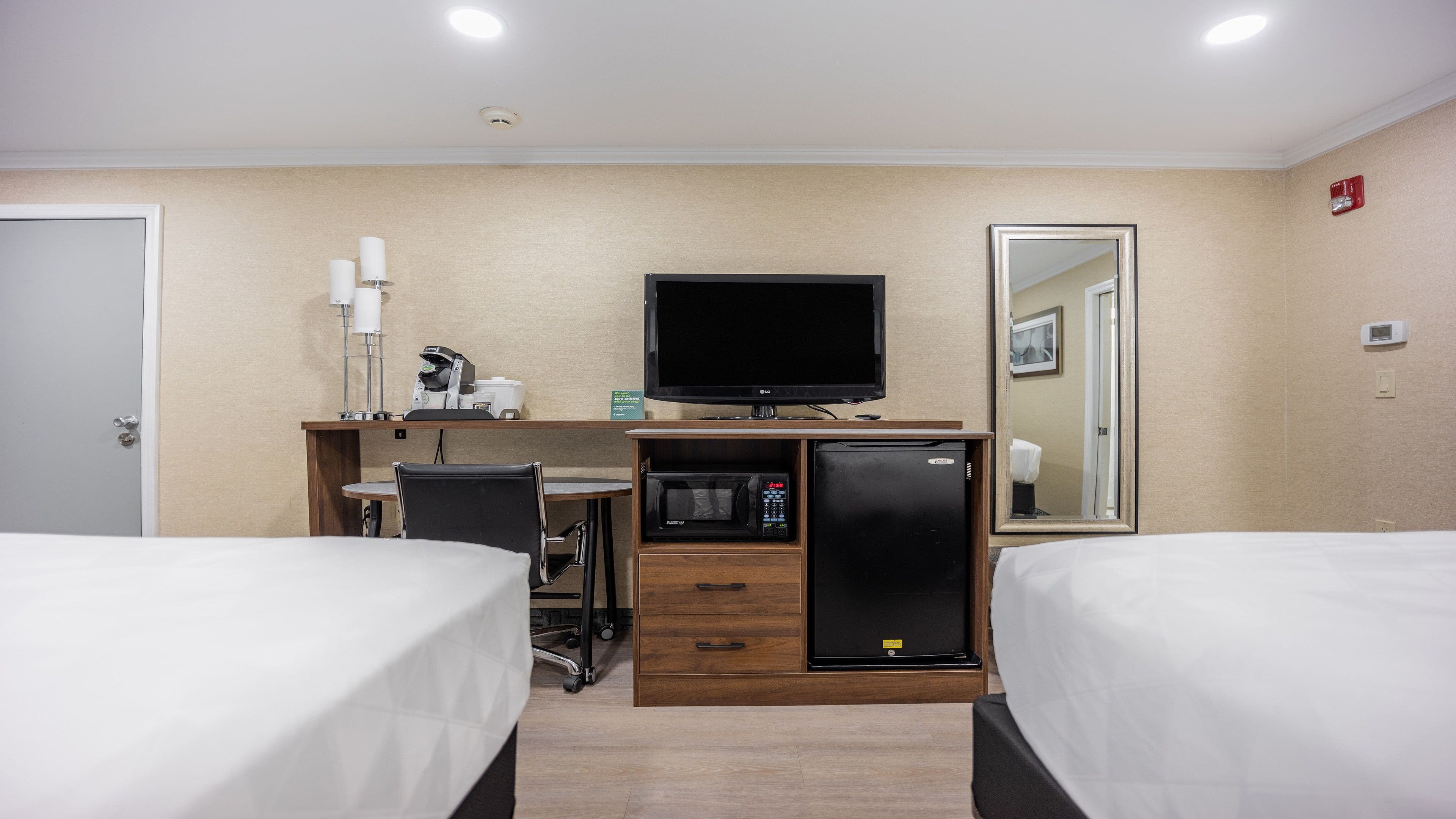 Holiday Inn Plainview-Long Island - Image 5