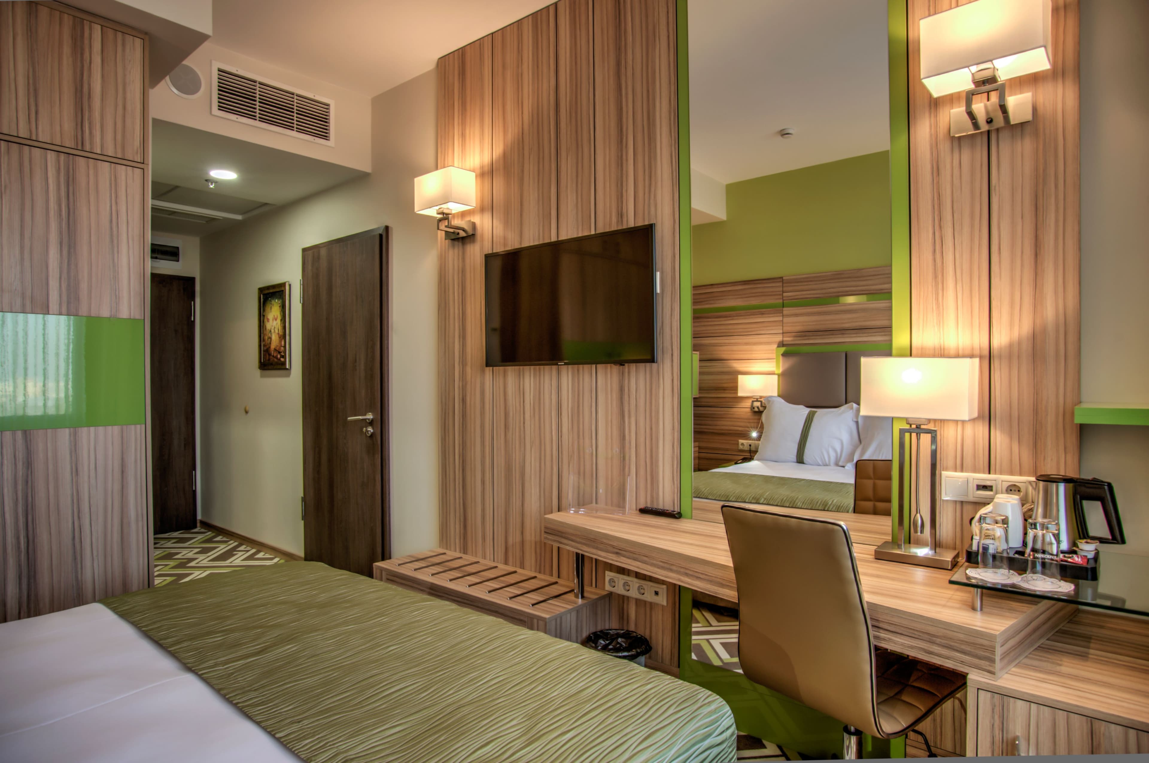 Holiday Inn Plovdiv - Image 2