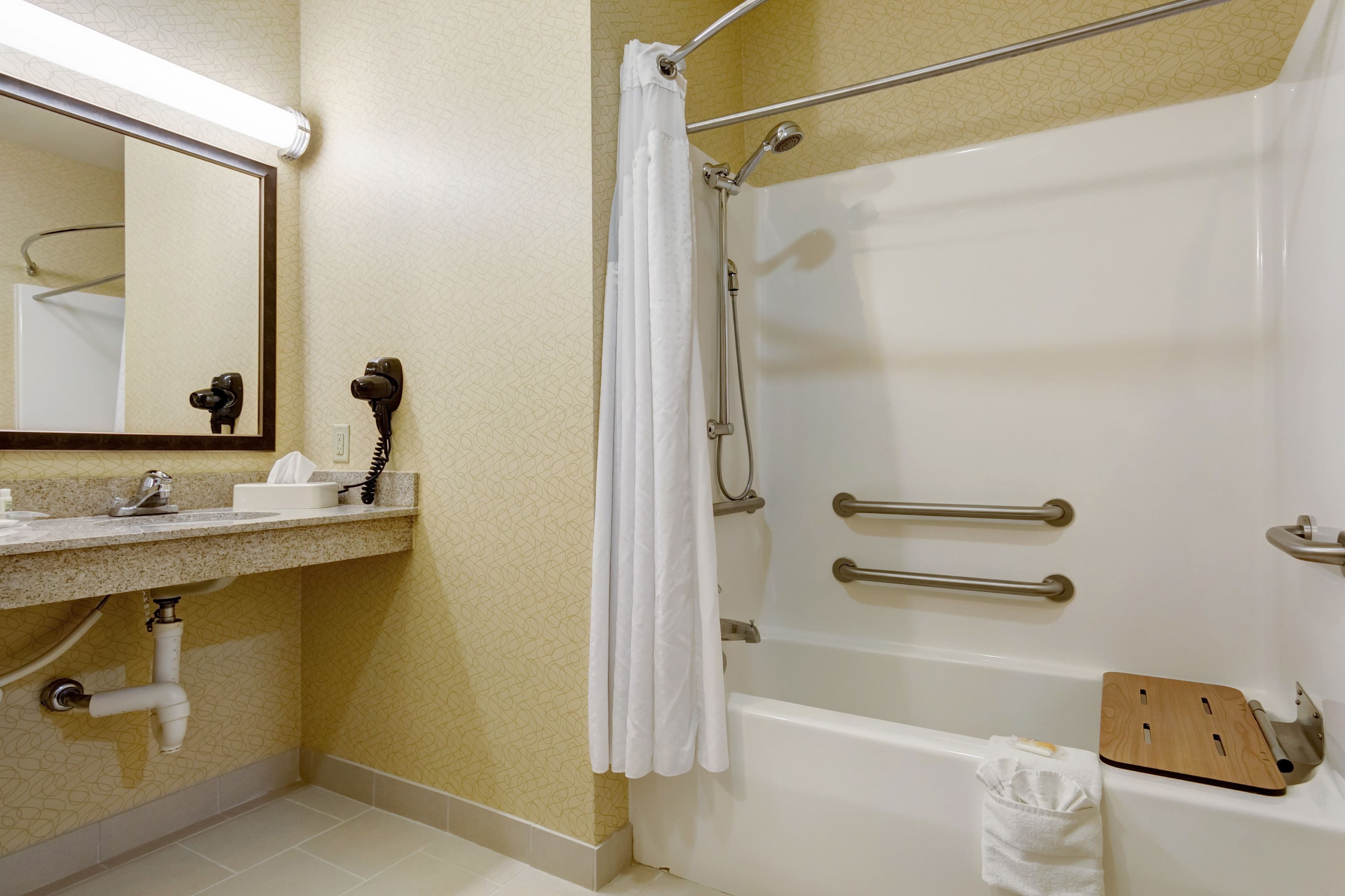 Holiday Inn Poplar Bluff — 9