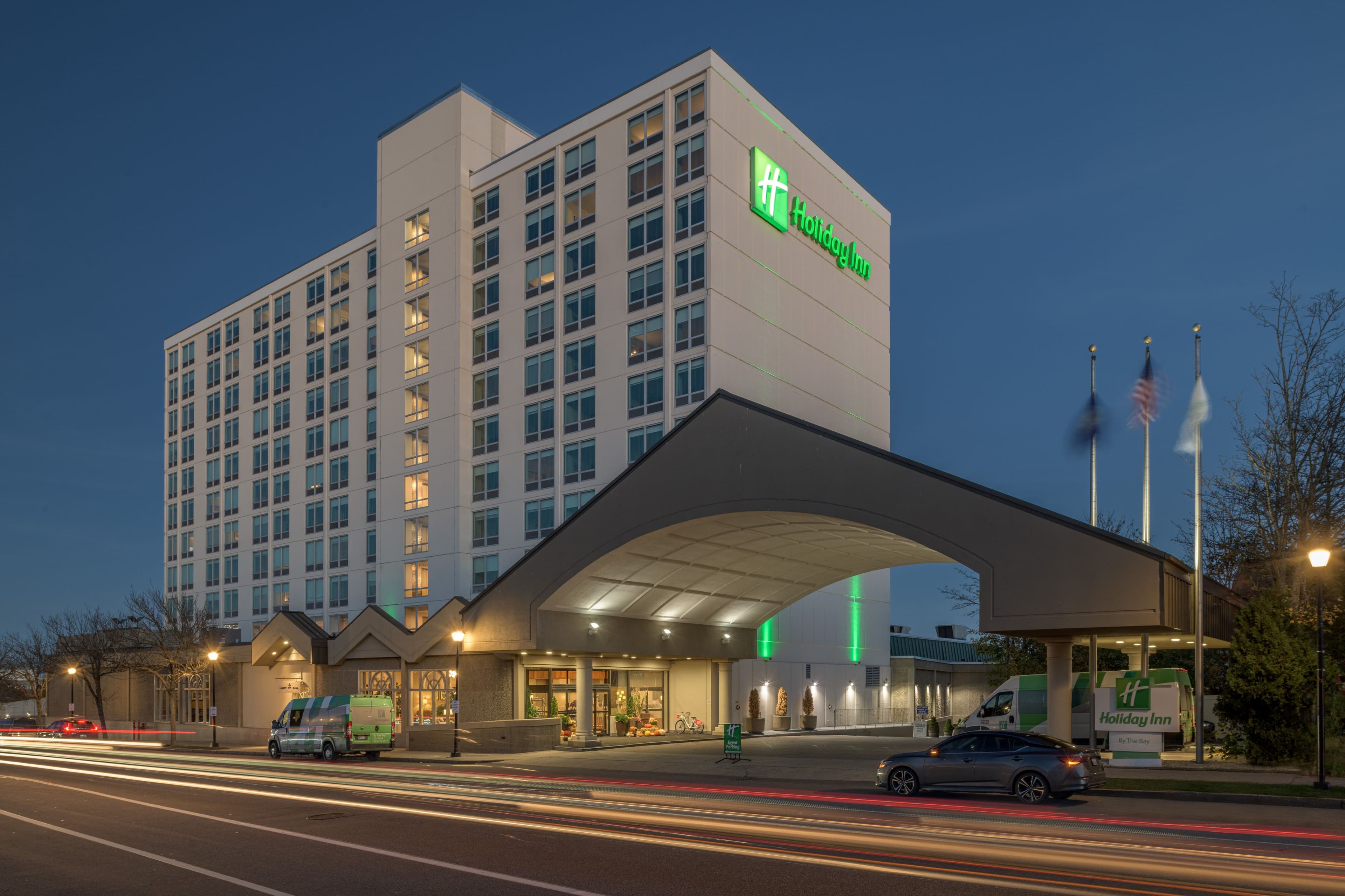 Holiday Inn Portland-By The Bay - Image 1