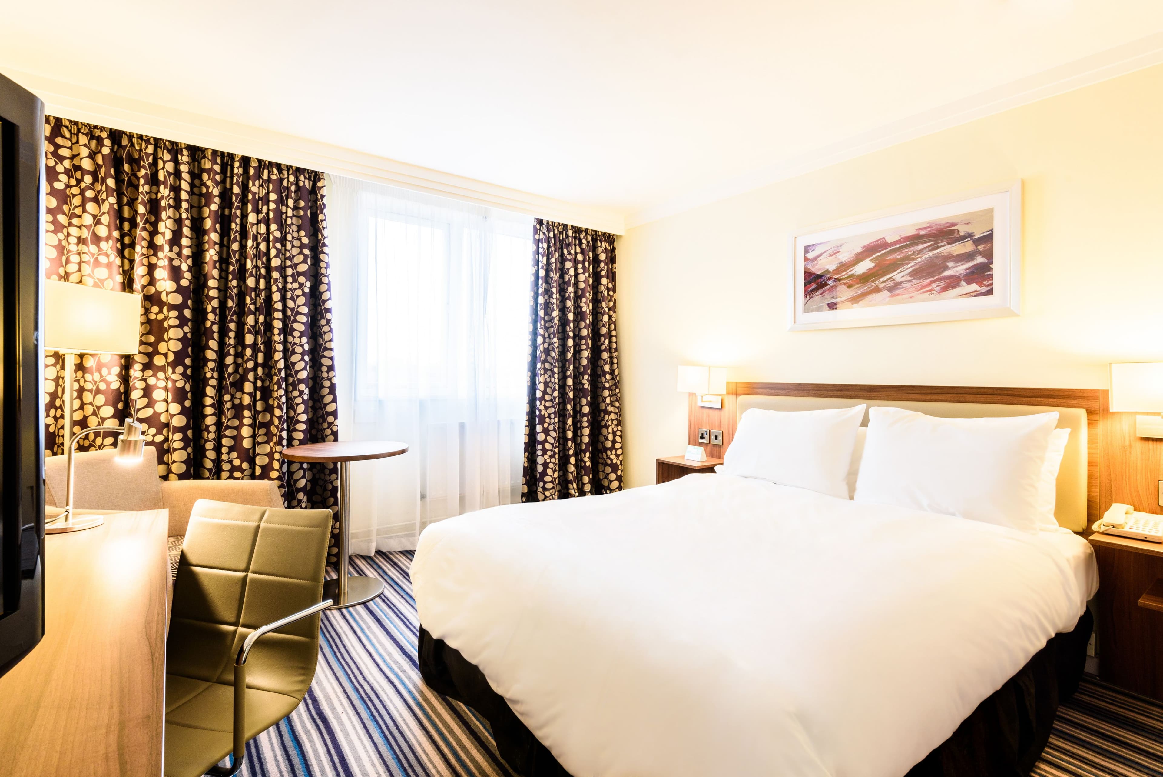 Holiday Inn Portsmouth - Image 4