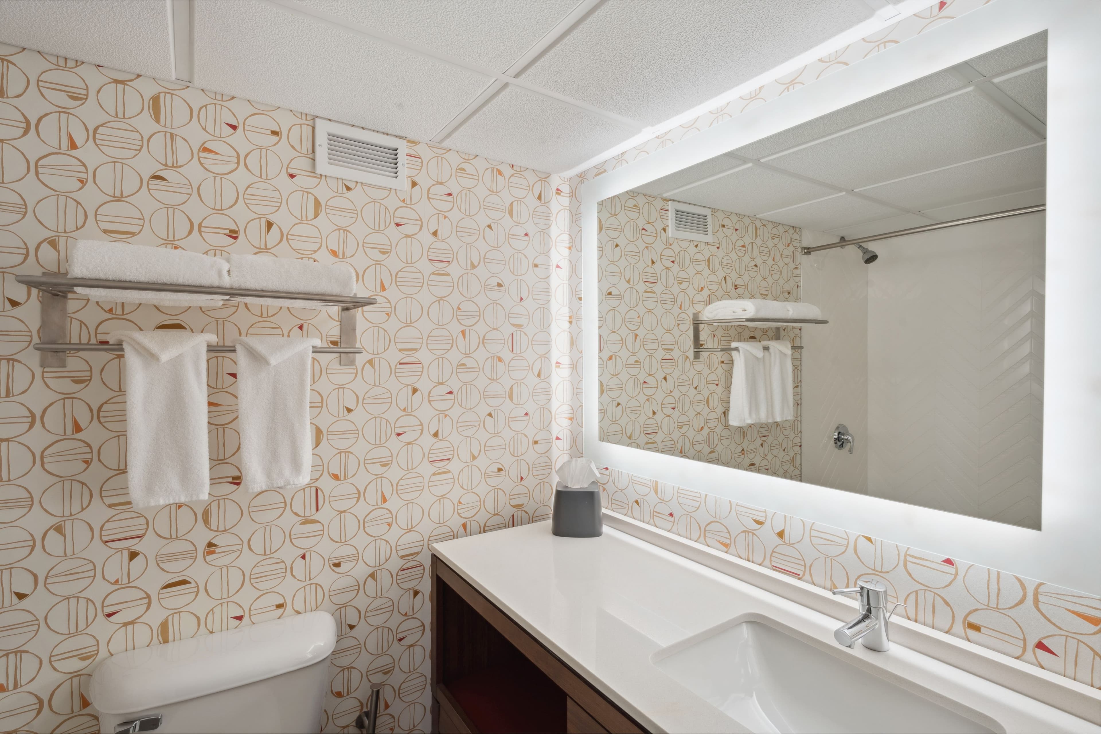 Holiday Inn Portsmouth - Image 4