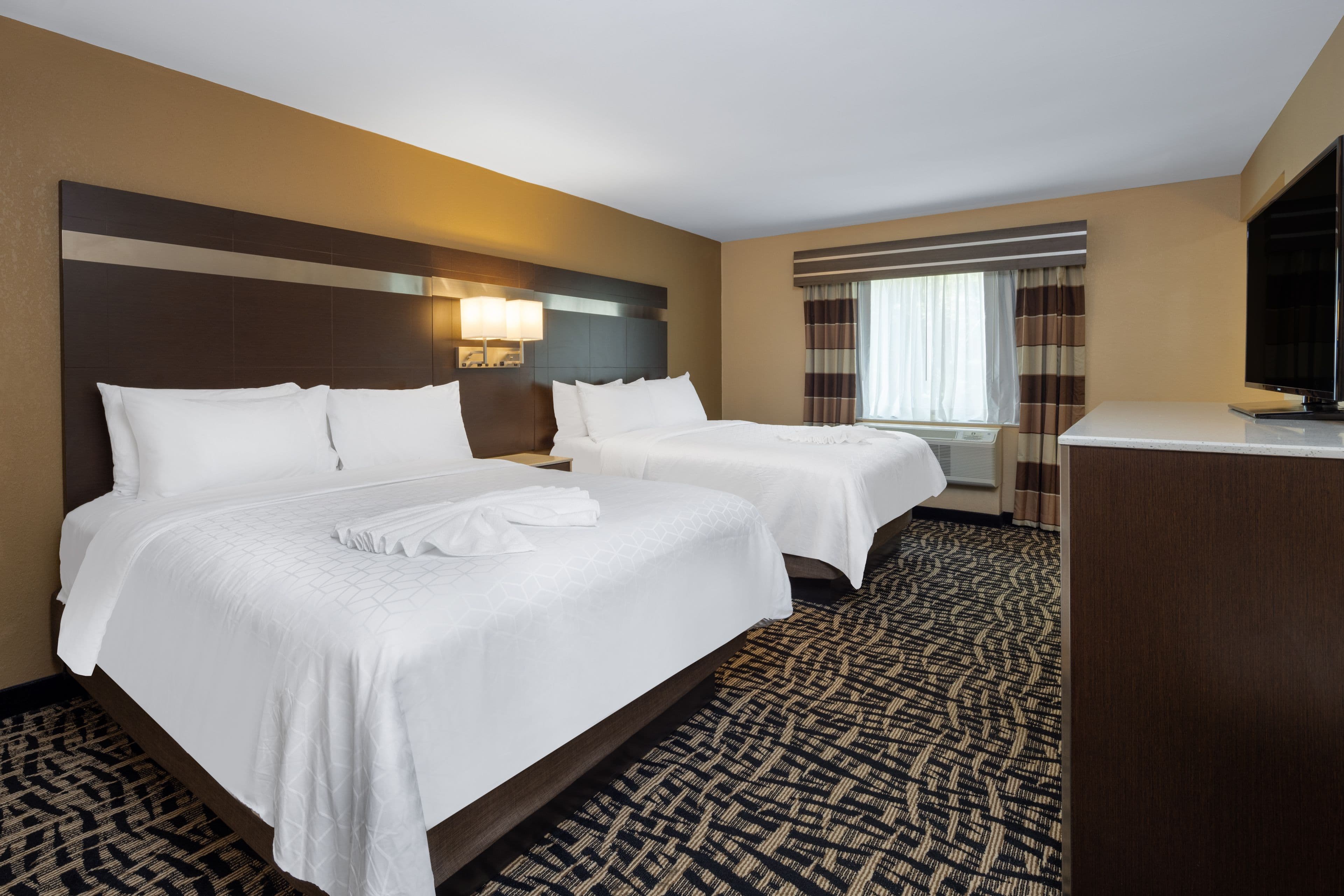 Holiday Inn Poughkeepsie - Image 4