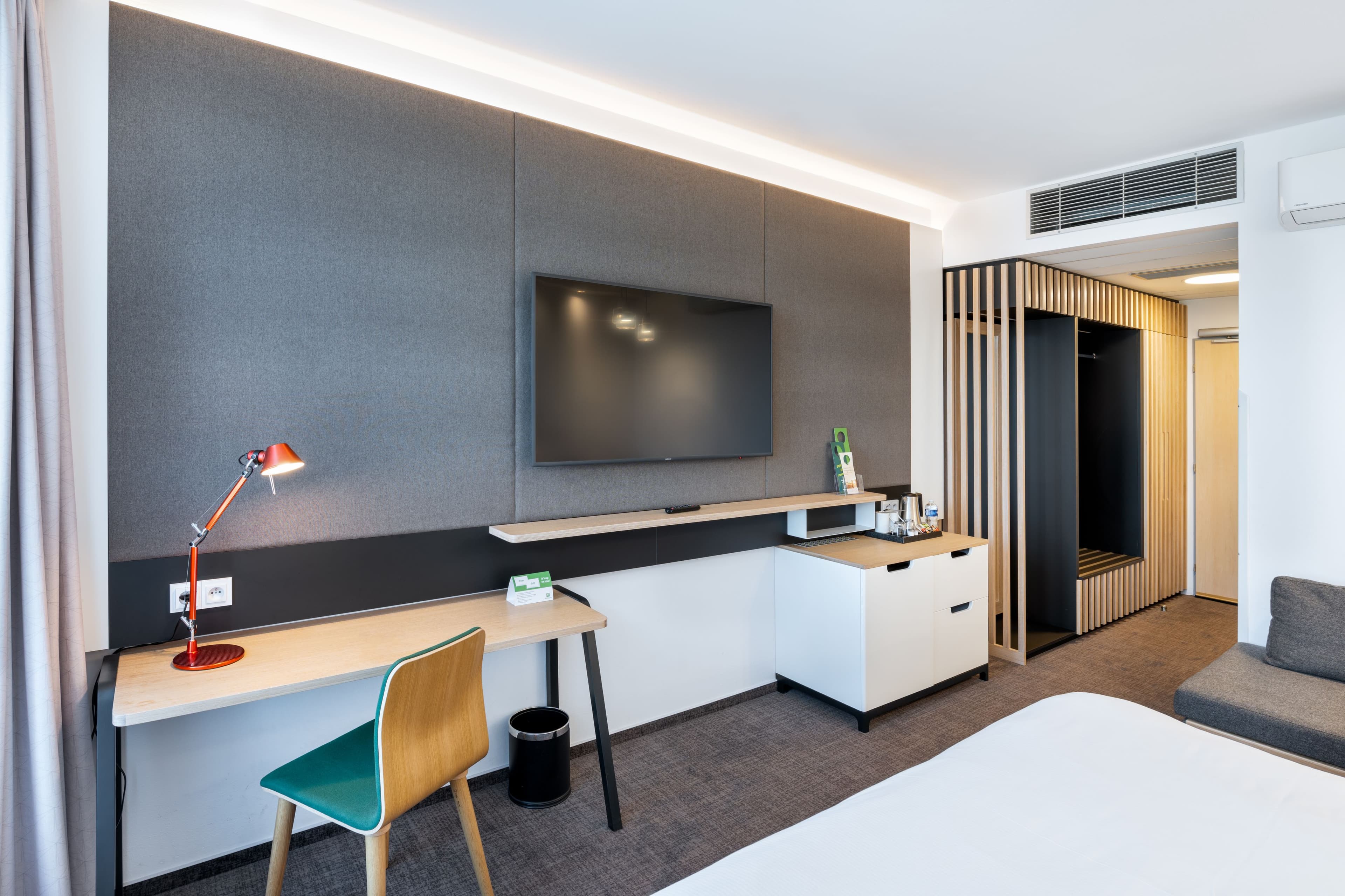 Holiday Inn Prague Airport - Image 2