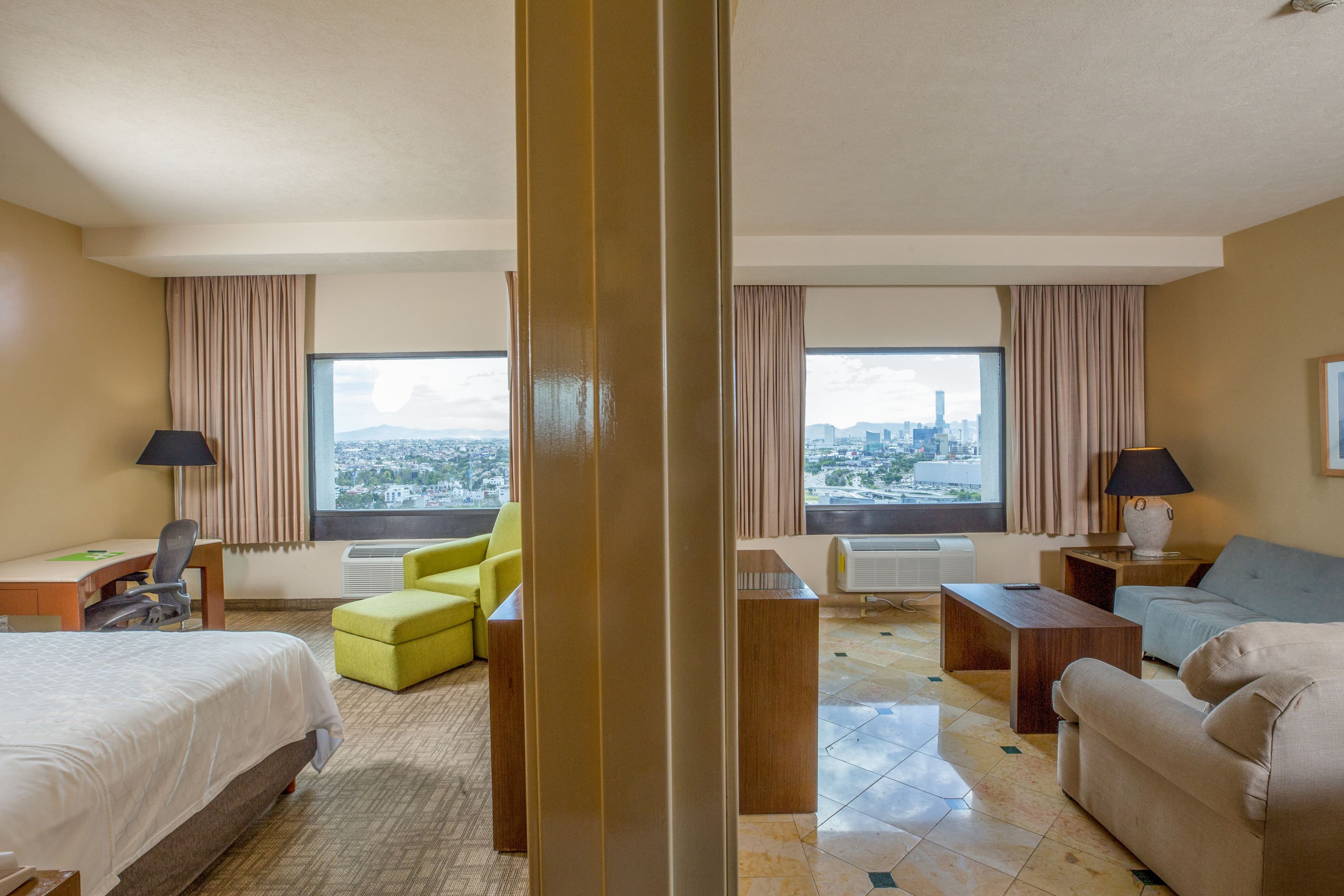 Holiday Inn Puebla La Noria — 85