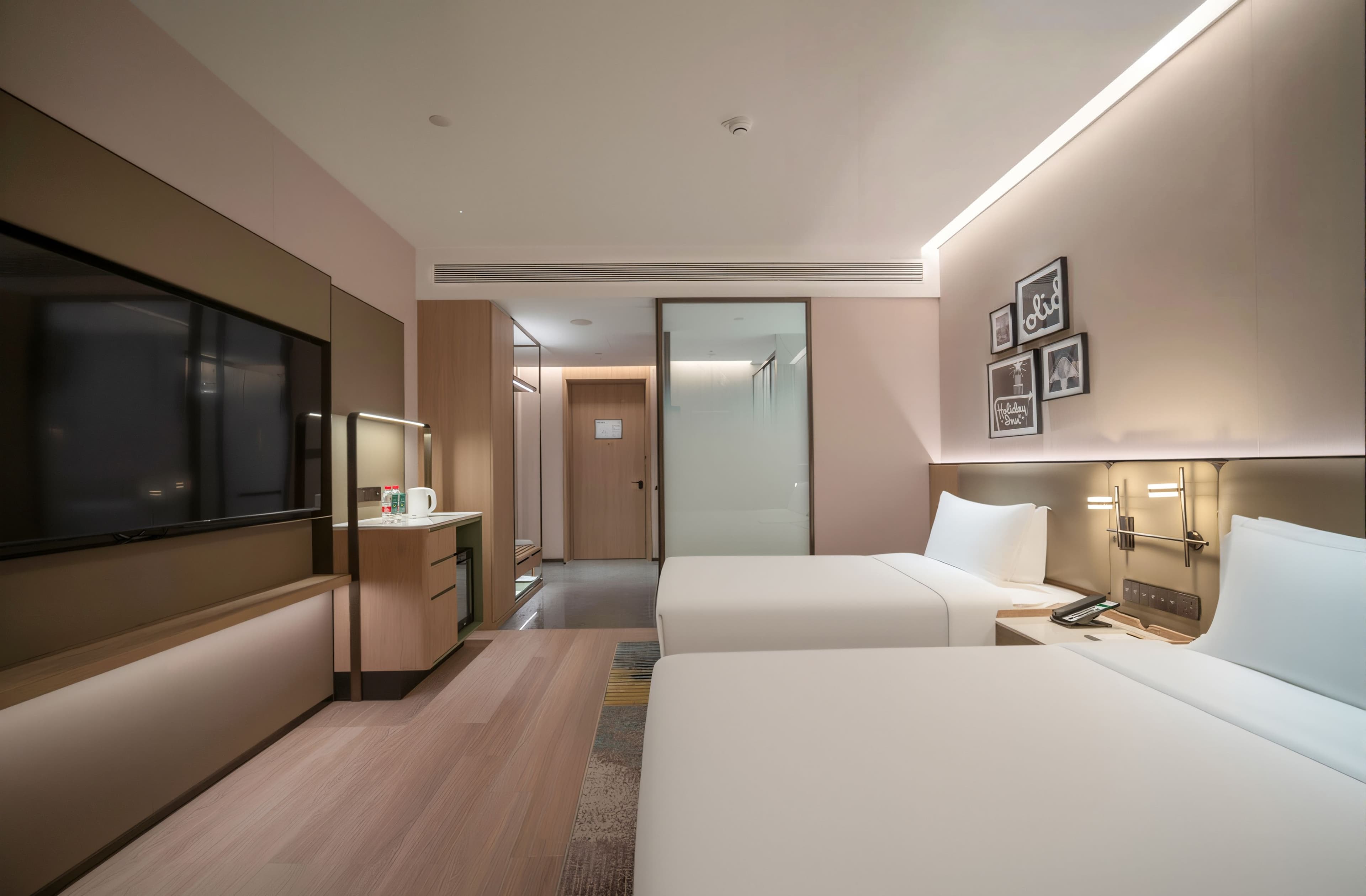 Holiday Inn Qingdao CBD — 8