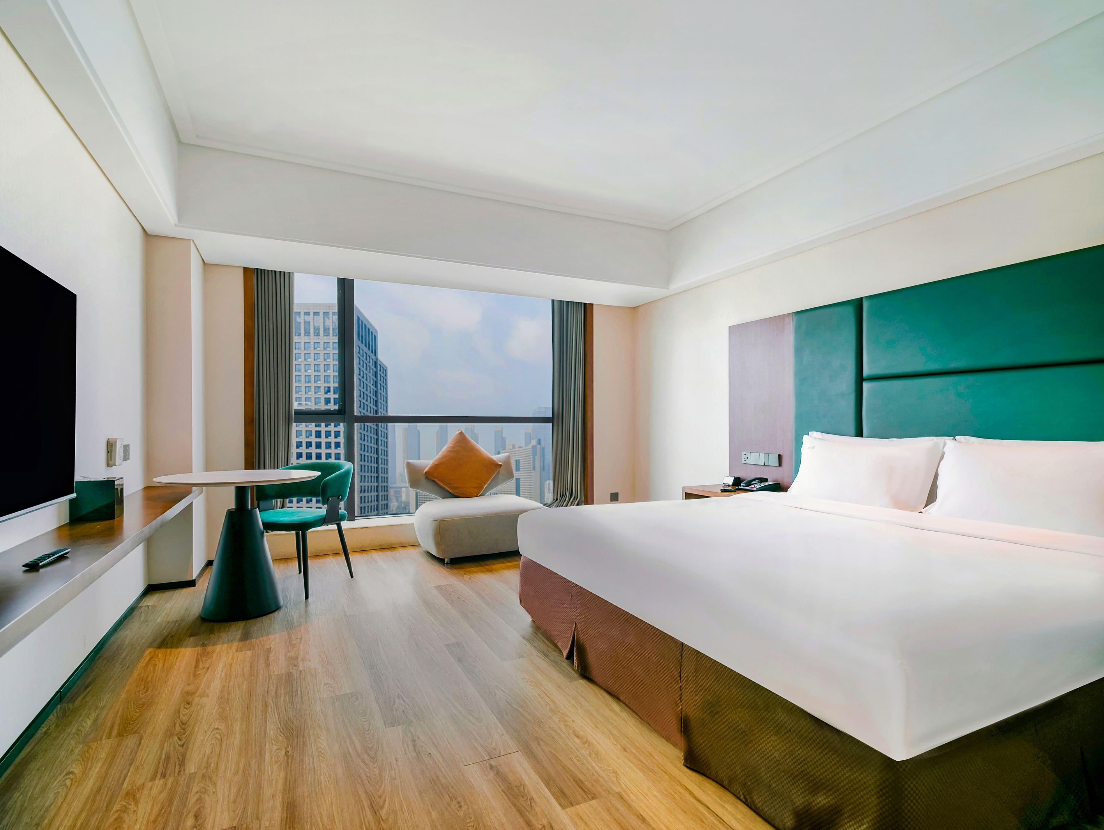 Holiday Inn Qingdao City Centre - Image 3