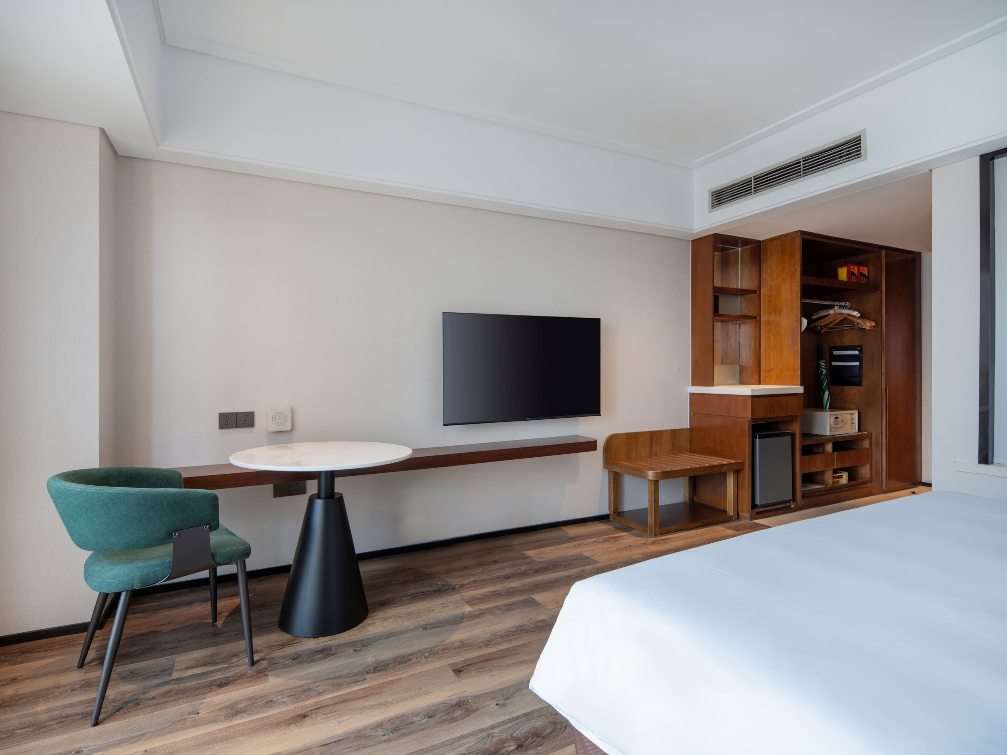 Holiday Inn Qingdao City Centre — 8