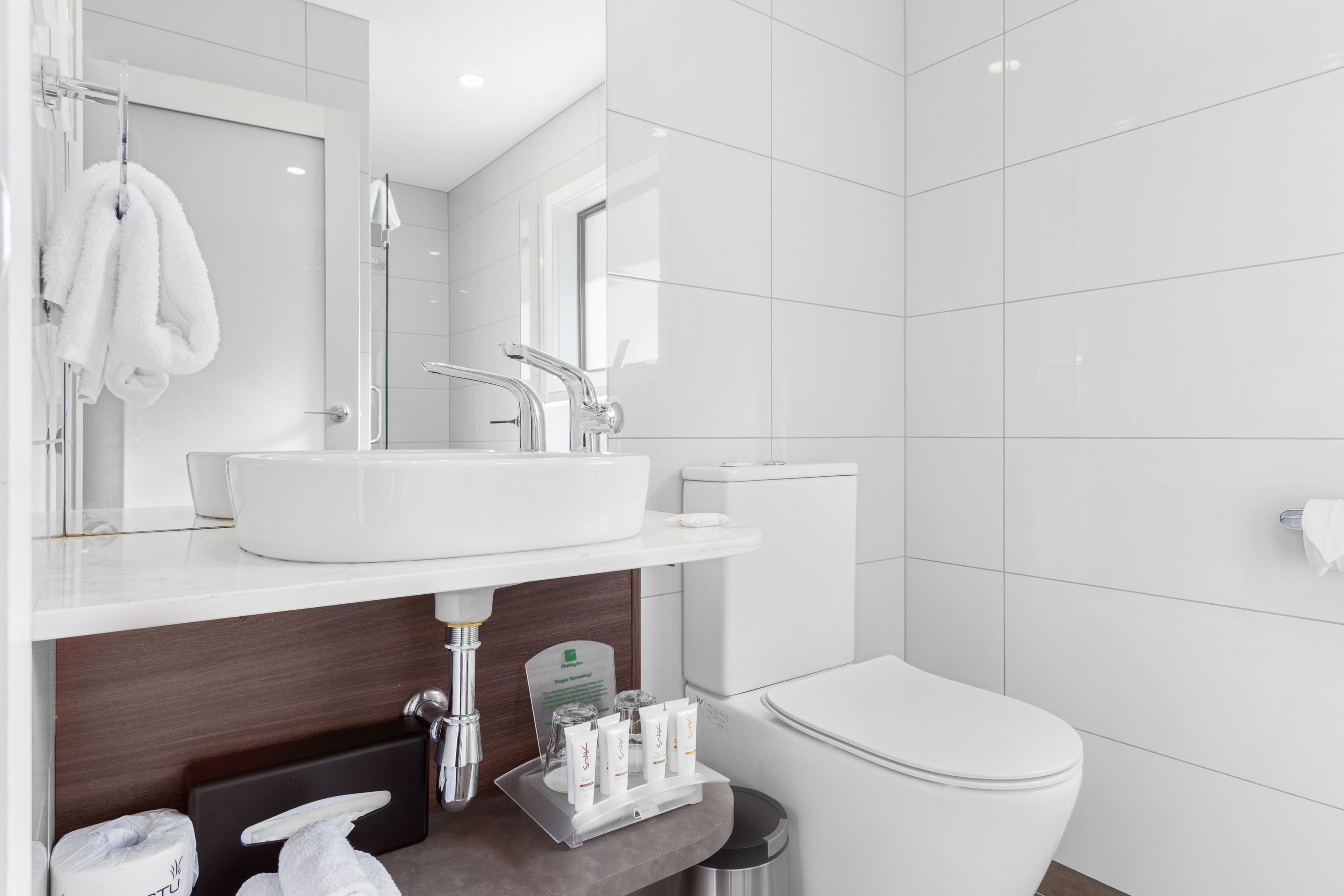 Holiday Inn Queenstown Frankton Road — 4