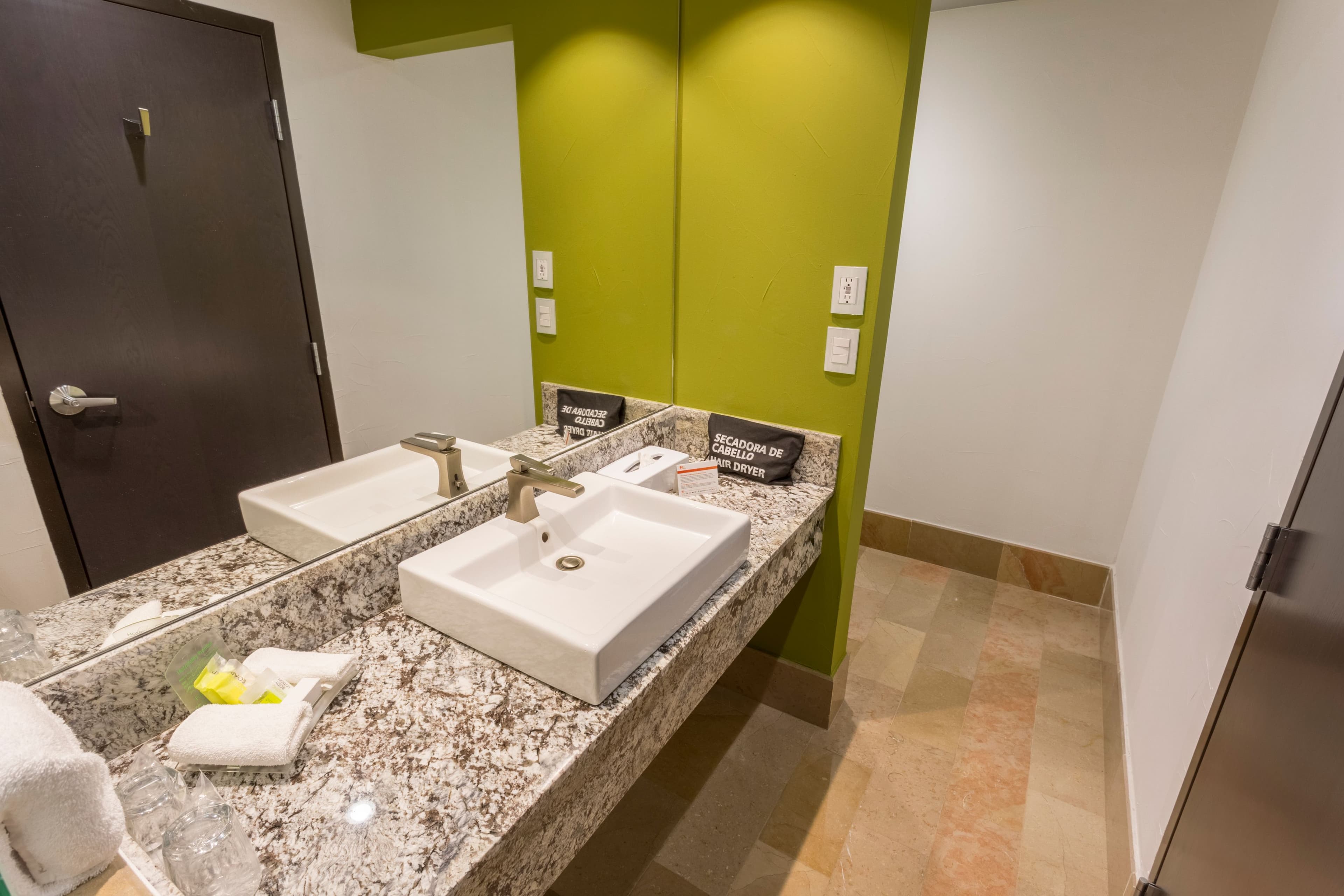 Holiday Inn Queretaro Zona Krystal - Image 5