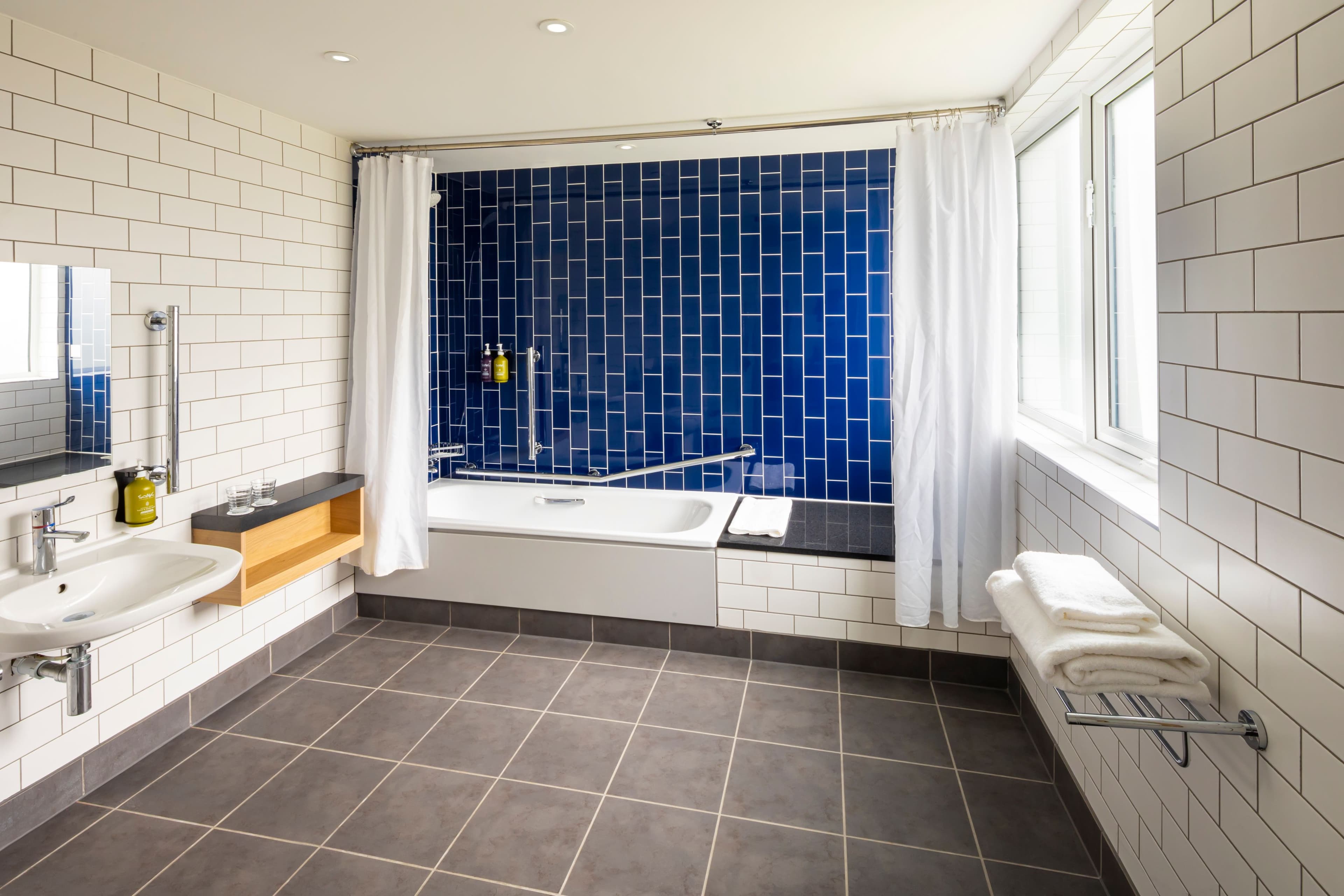 Holiday Inn Reading-South M4, Jct.11 — 9