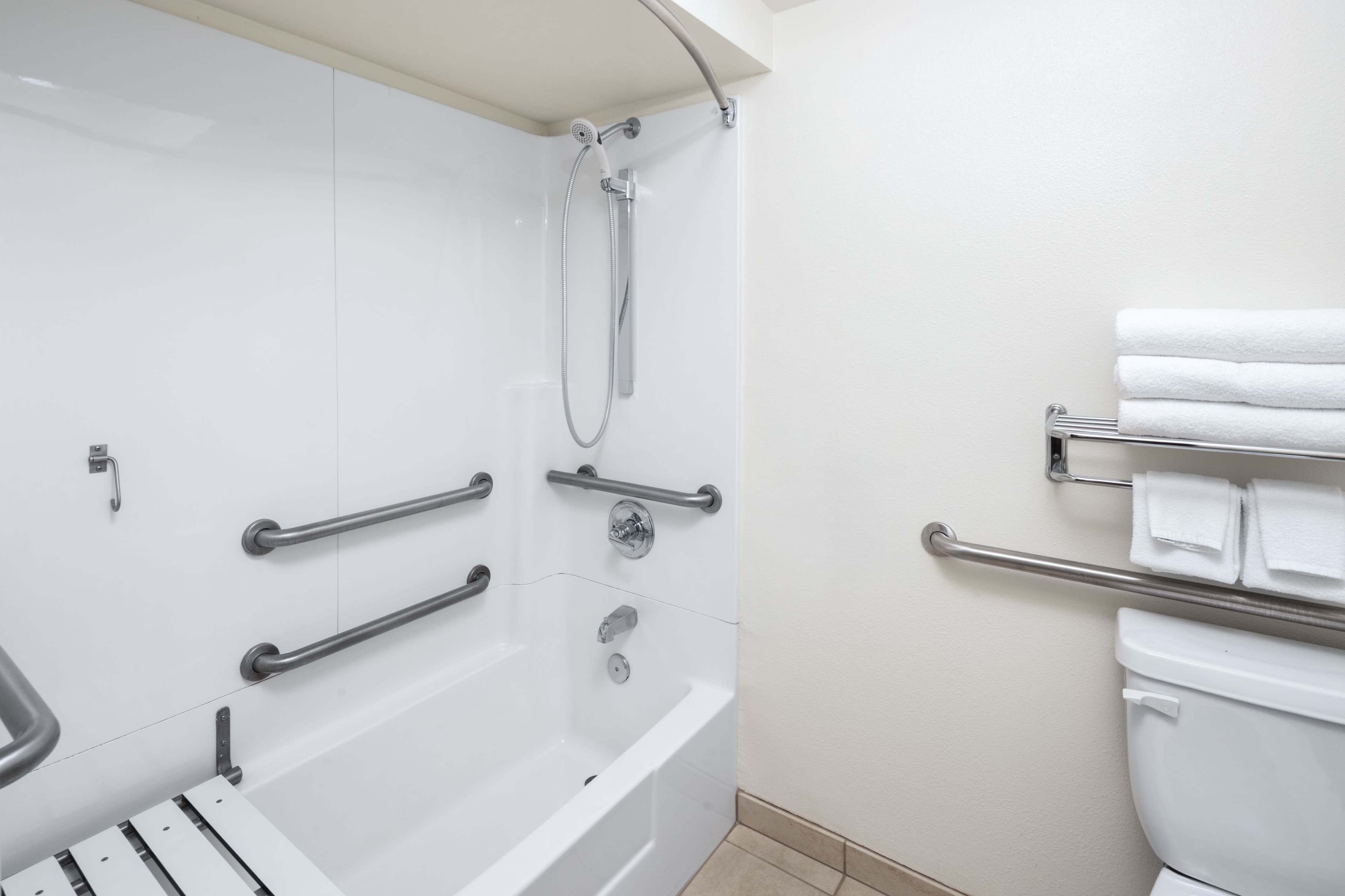 Holiday Inn Redding — 17