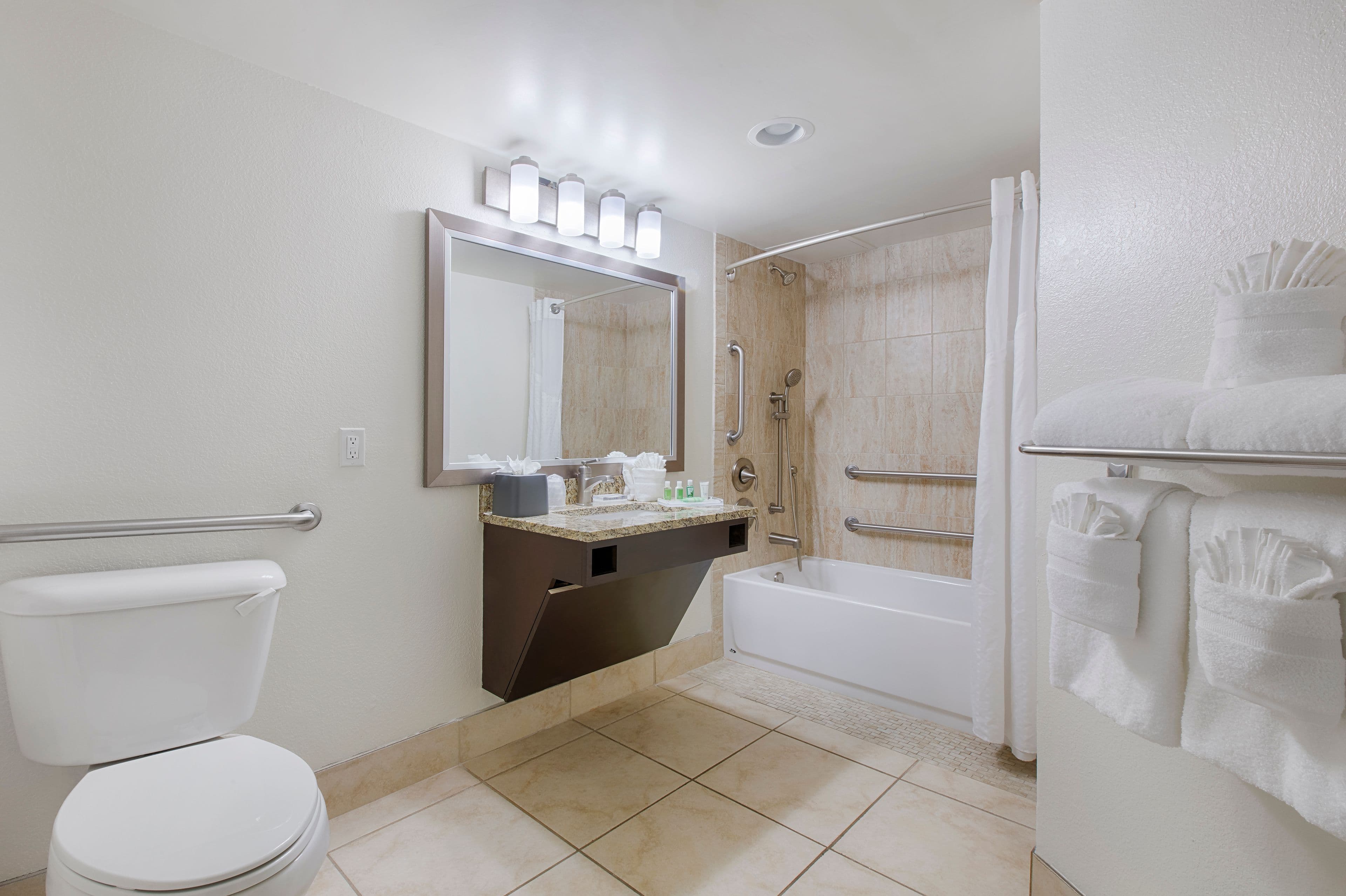 Holiday Inn Resort Daytona Beach Oceanfront — 8