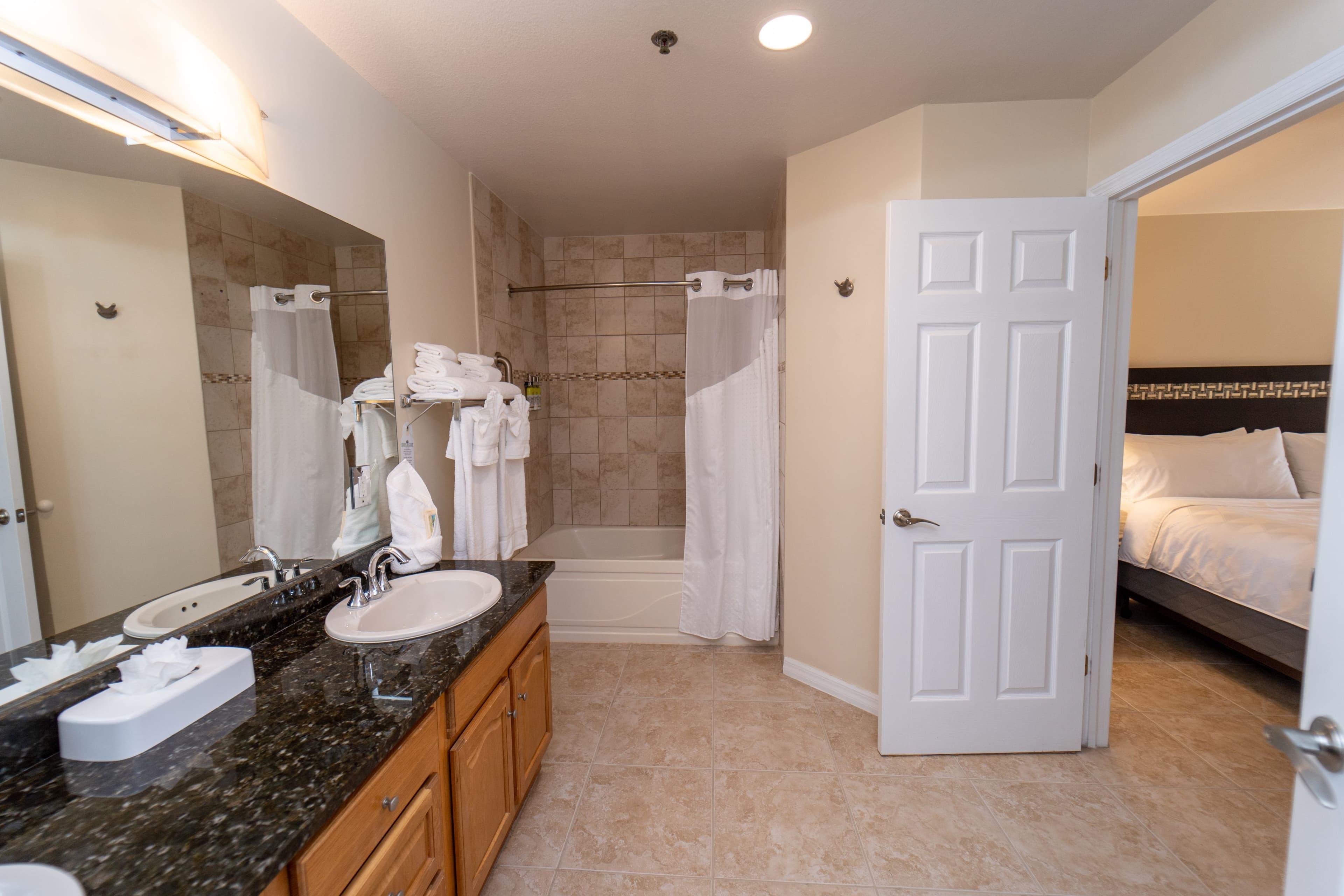 Holiday Inn Resort Grand Cayman — 10