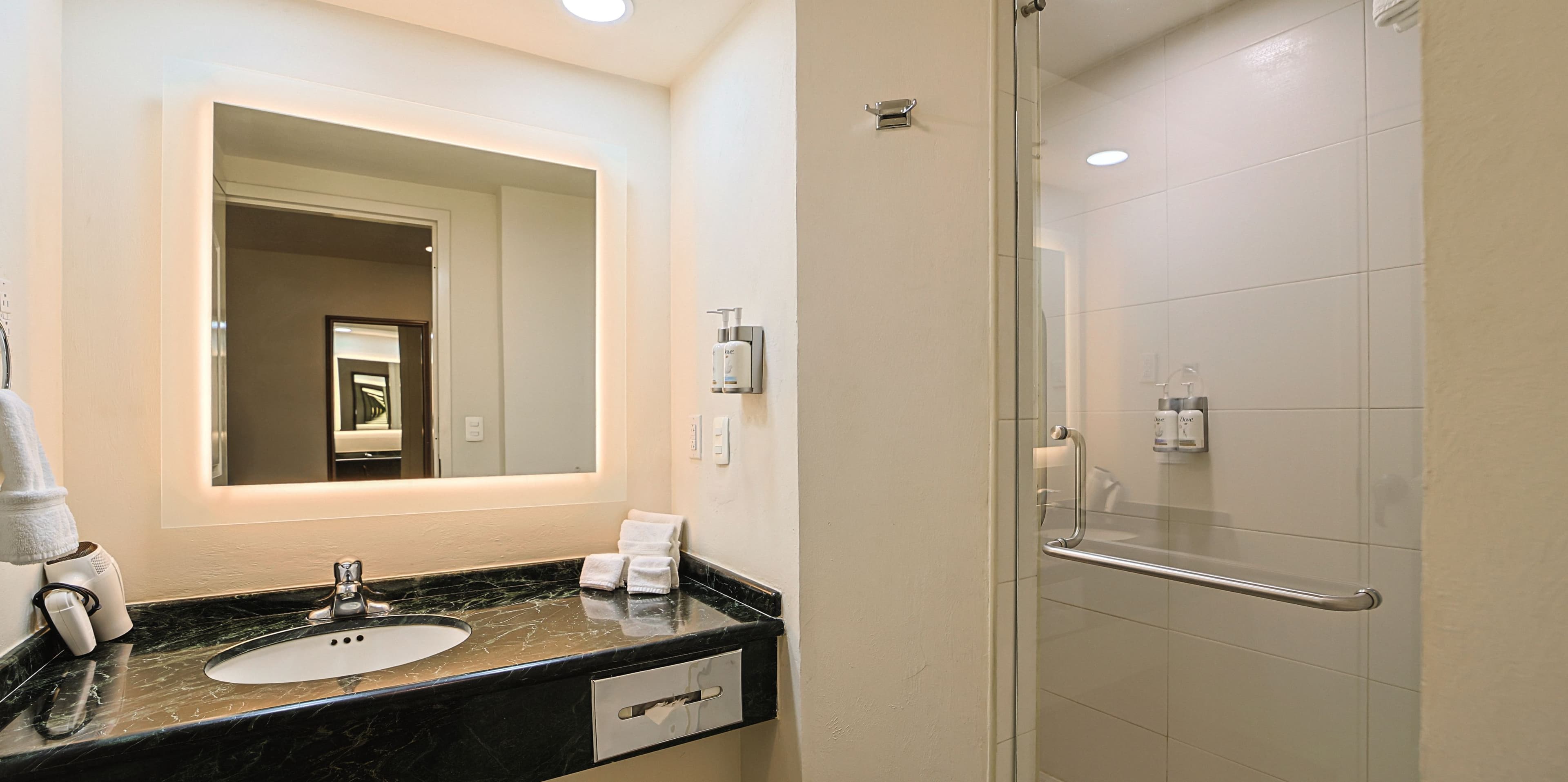 Holiday Inn Reynosa-Industrial Poniente — 3